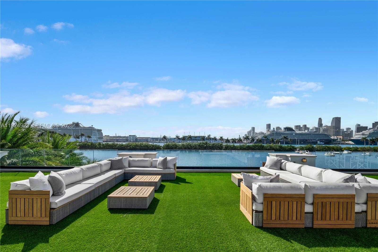 Small Image of 288 SOUTH COCONUT LN, Miami Beach Number 41