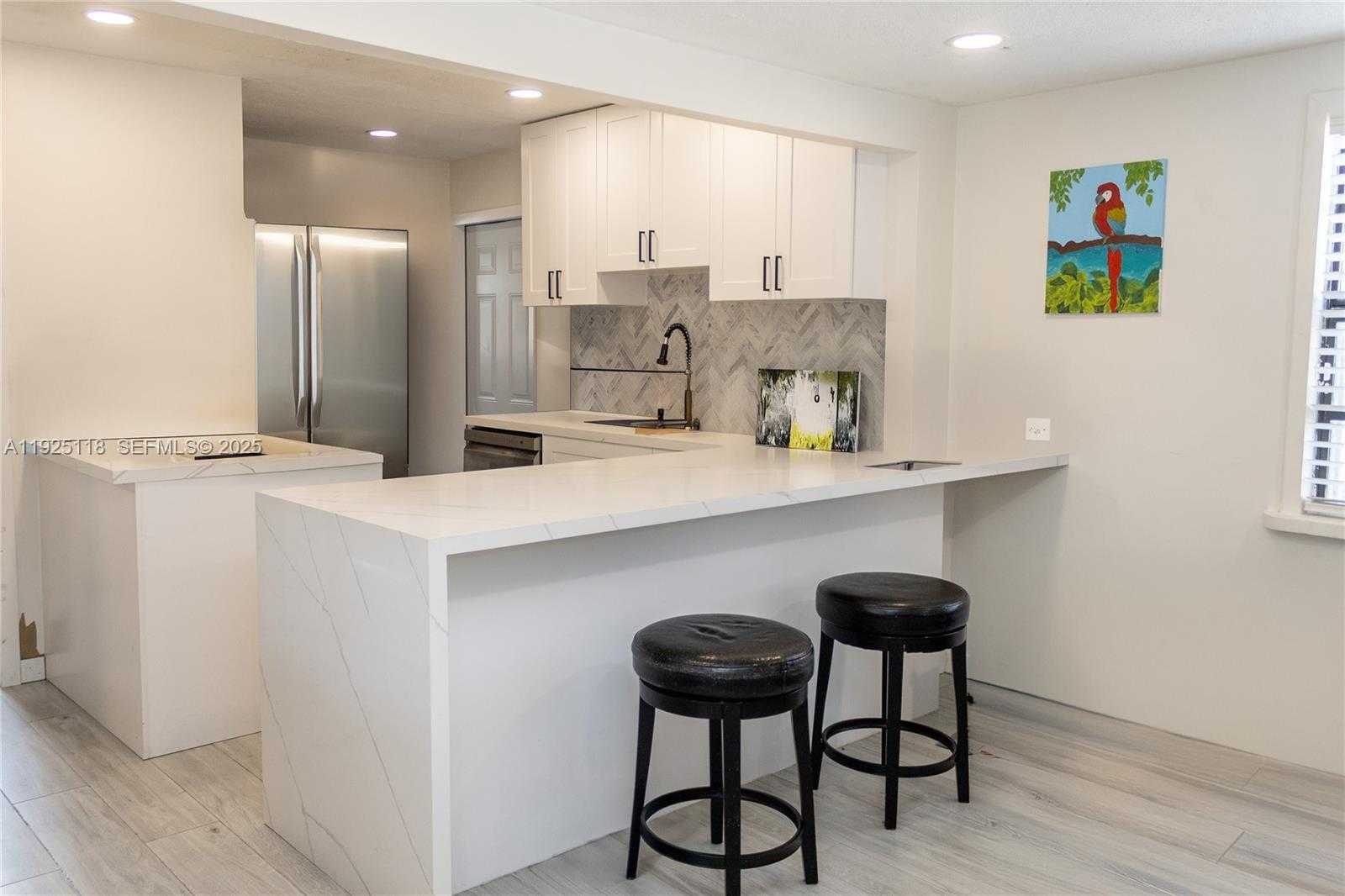 Small Image of 2444 ROOSEVELT ST, Hollywood Number 12