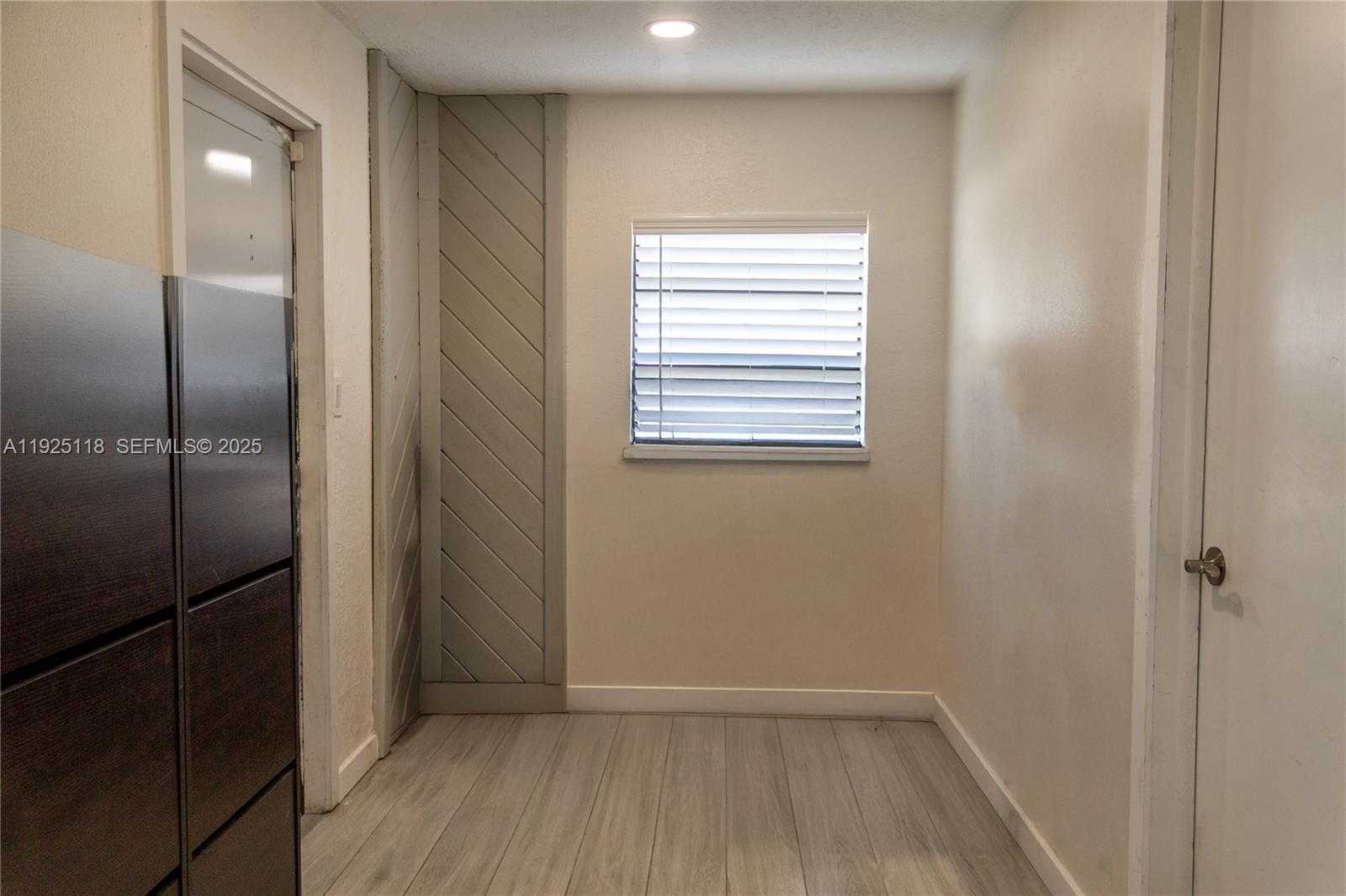 Small Image of 2444 ROOSEVELT ST, Hollywood Number 5