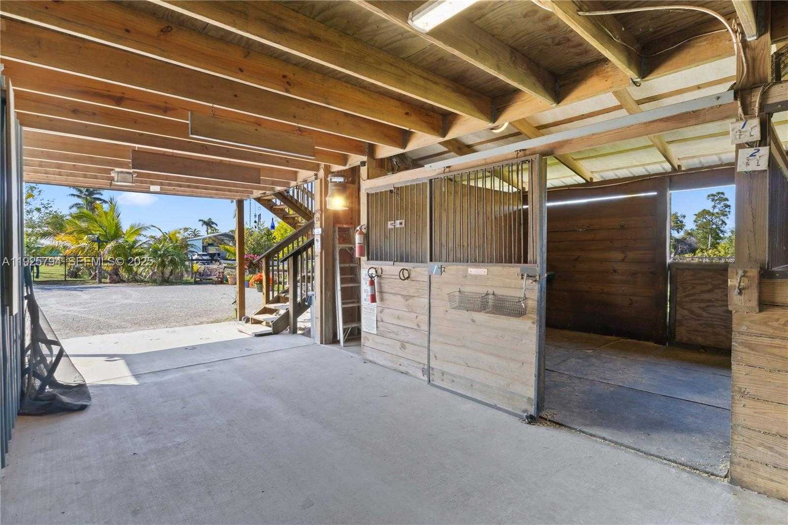 Small Image of 6050 STRINGFELLOW, Other City - In The State Of Florida Number 25