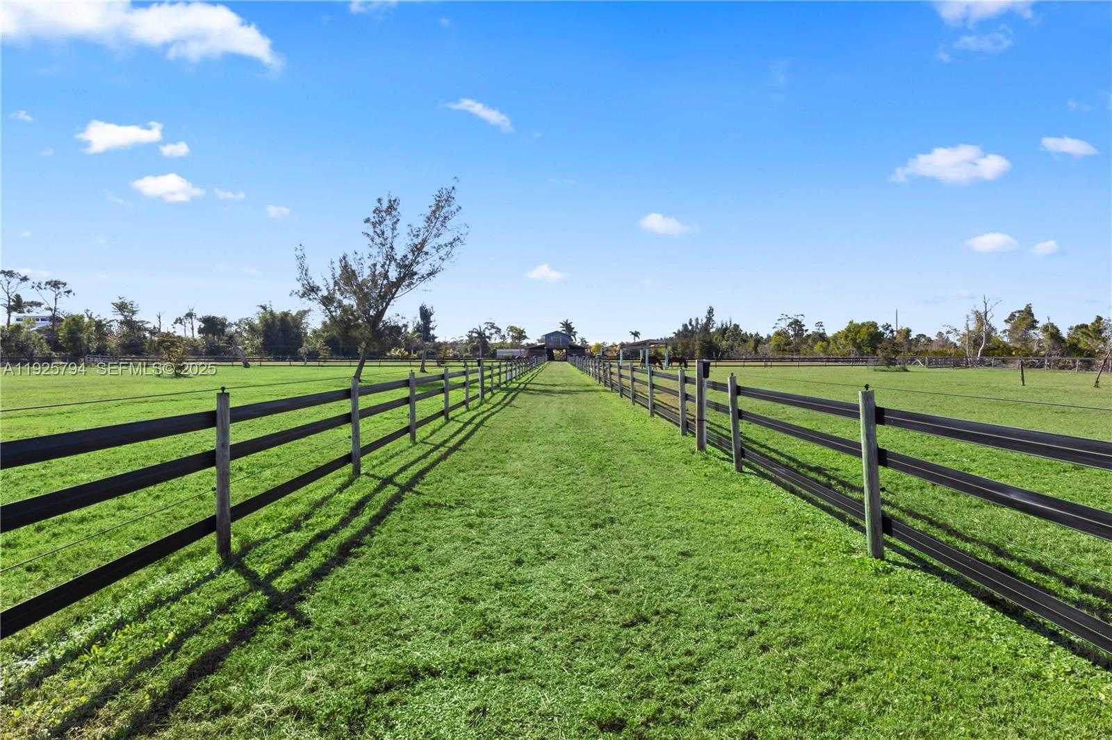 Small Image of 6050 STRINGFELLOW, Other City - In The State Of Florida Number 26