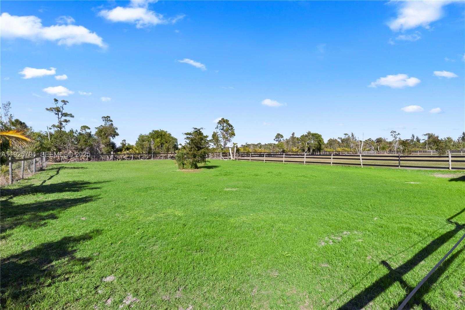 Small Image of 6050 STRINGFELLOW, Other City - In The State Of Florida Number 28