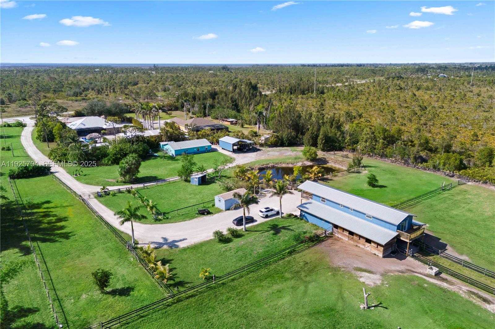 Small Image of 6050 STRINGFELLOW, Other City - In The State Of Florida Number 32