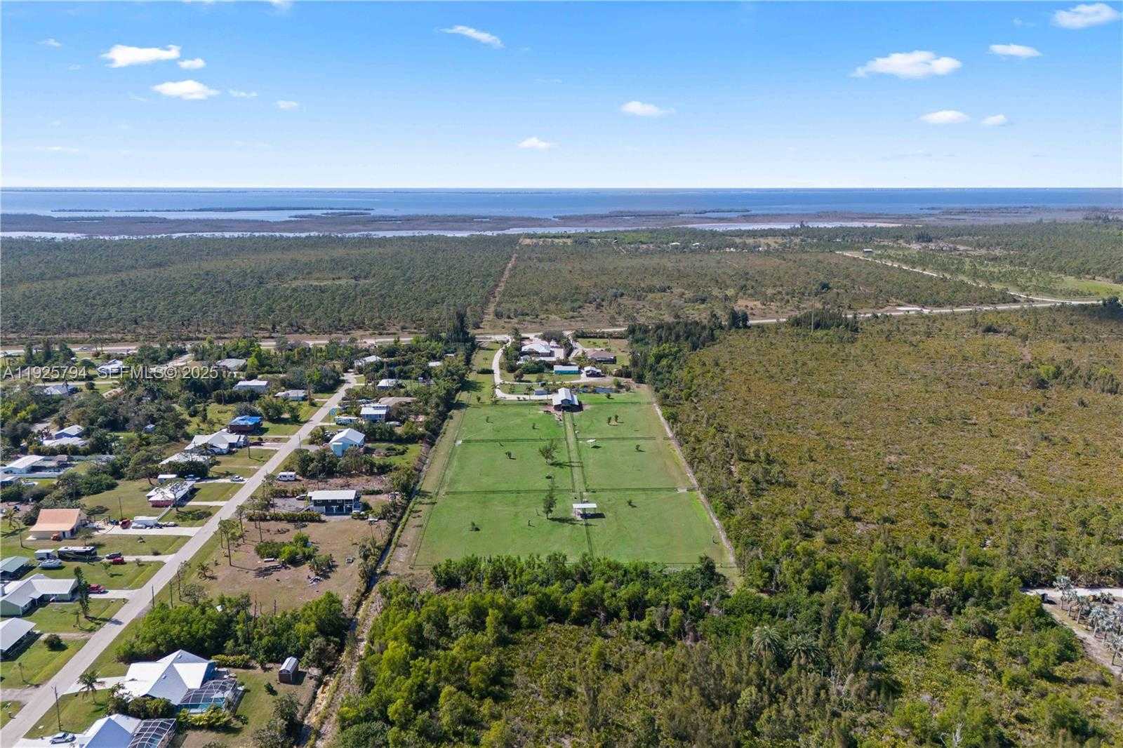 Small Image of 6050 STRINGFELLOW, Other City - In The State Of Florida Number 42