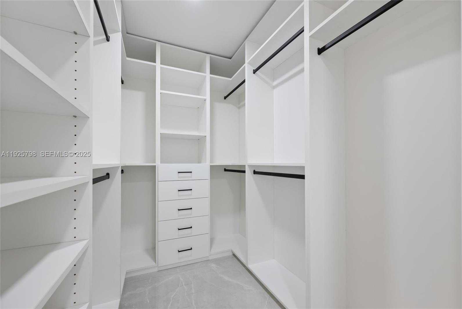 Small Image of 1218 LINCOLN ST, Hollywood Number 15