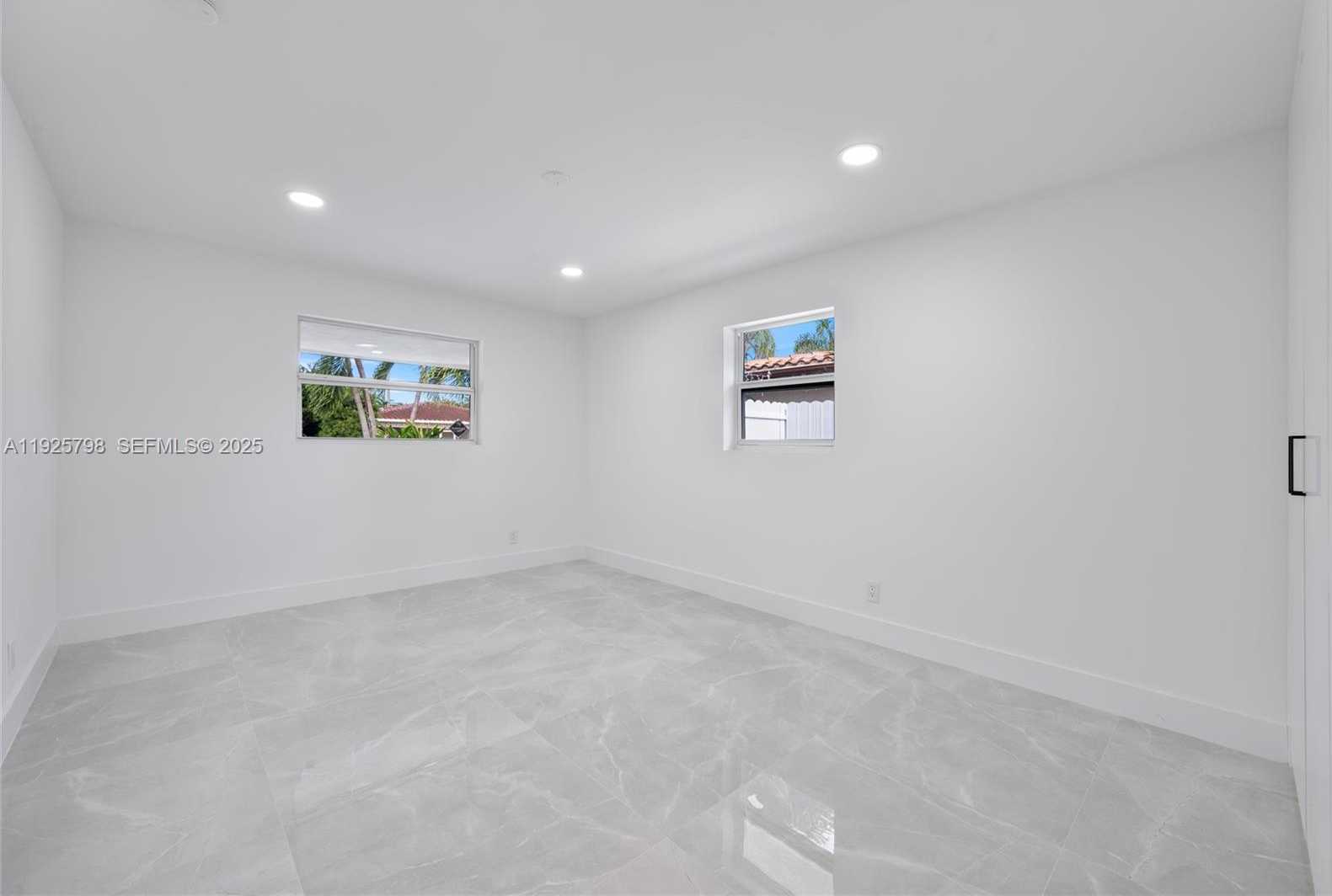 Small Image of 1218 LINCOLN ST, Hollywood Number 19