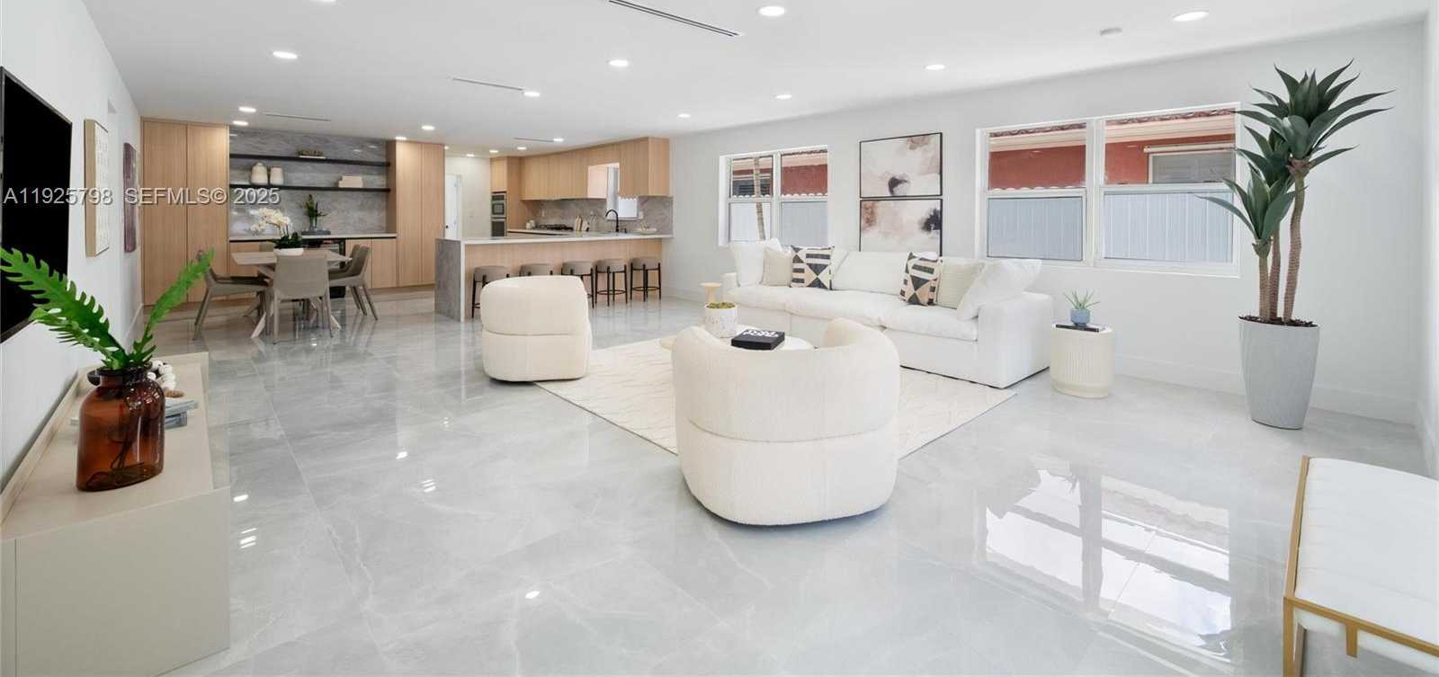 Small Image of 1218 LINCOLN ST, Hollywood Number 2