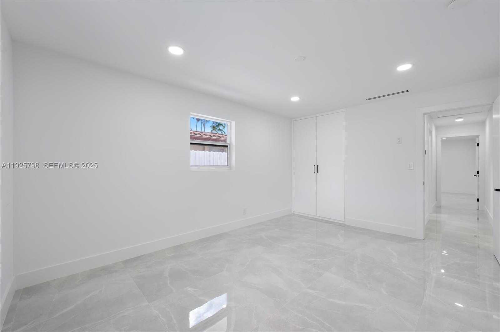 Small Image of 1218 LINCOLN ST, Hollywood Number 20