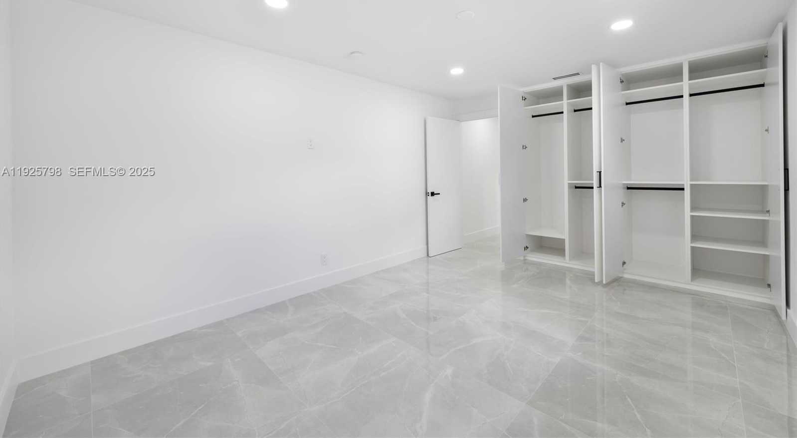 Small Image of 1218 LINCOLN ST, Hollywood Number 26