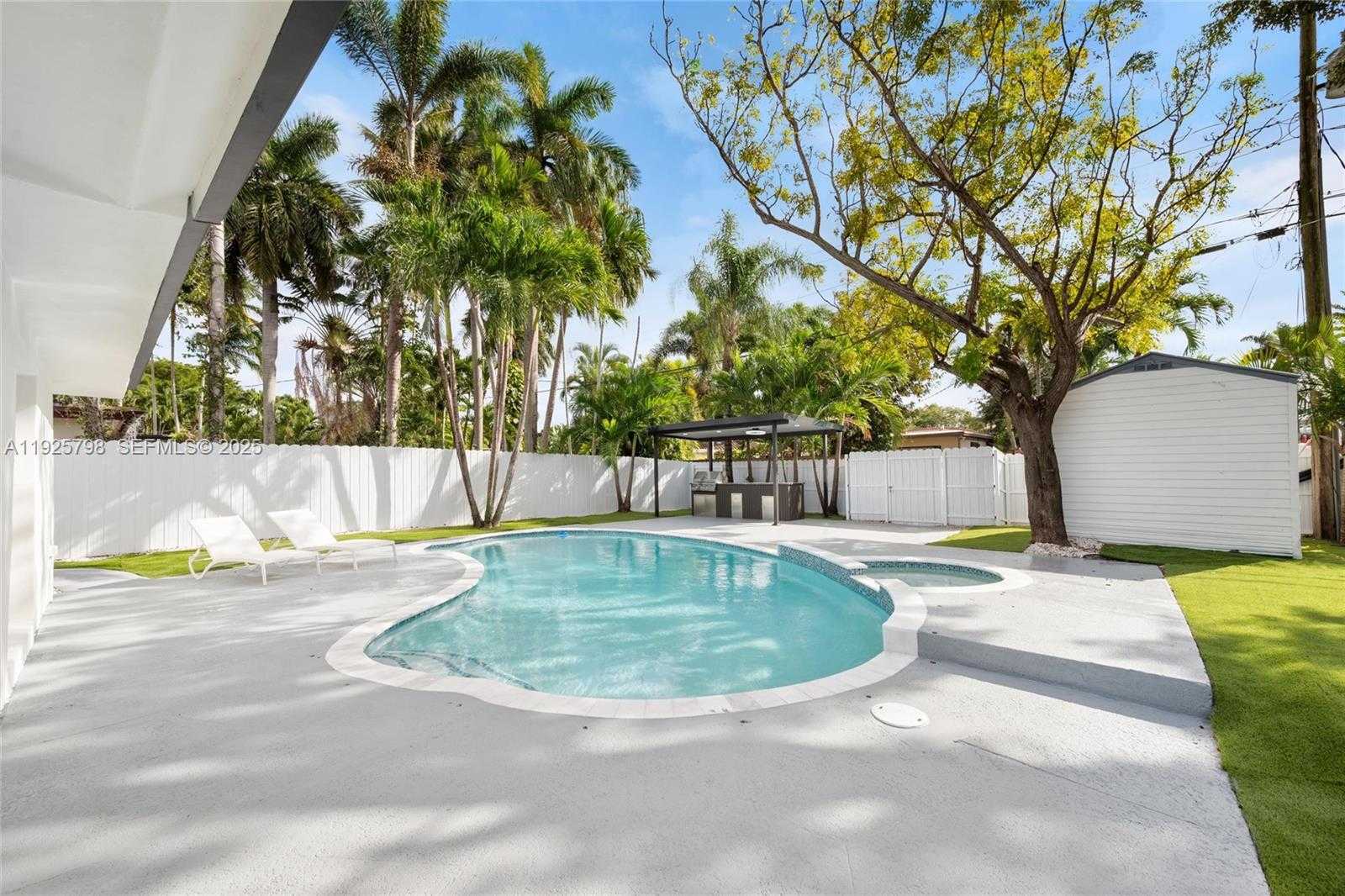 Small Image of 1218 LINCOLN ST, Hollywood Number 27