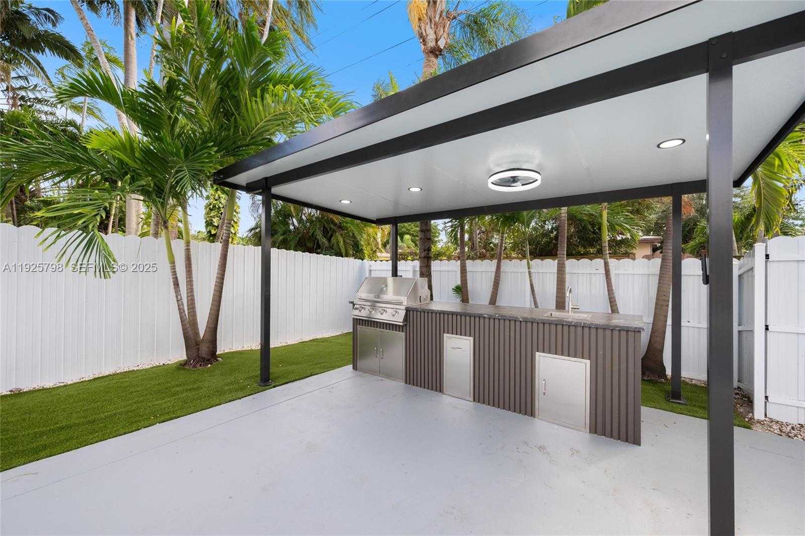 Small Image of 1218 LINCOLN ST, Hollywood Number 28