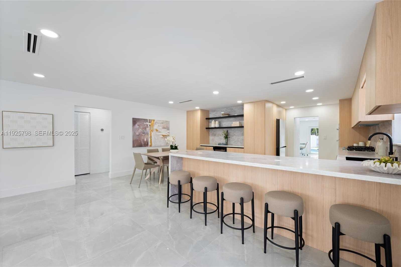 Small Image of 1218 LINCOLN ST, Hollywood Number 6