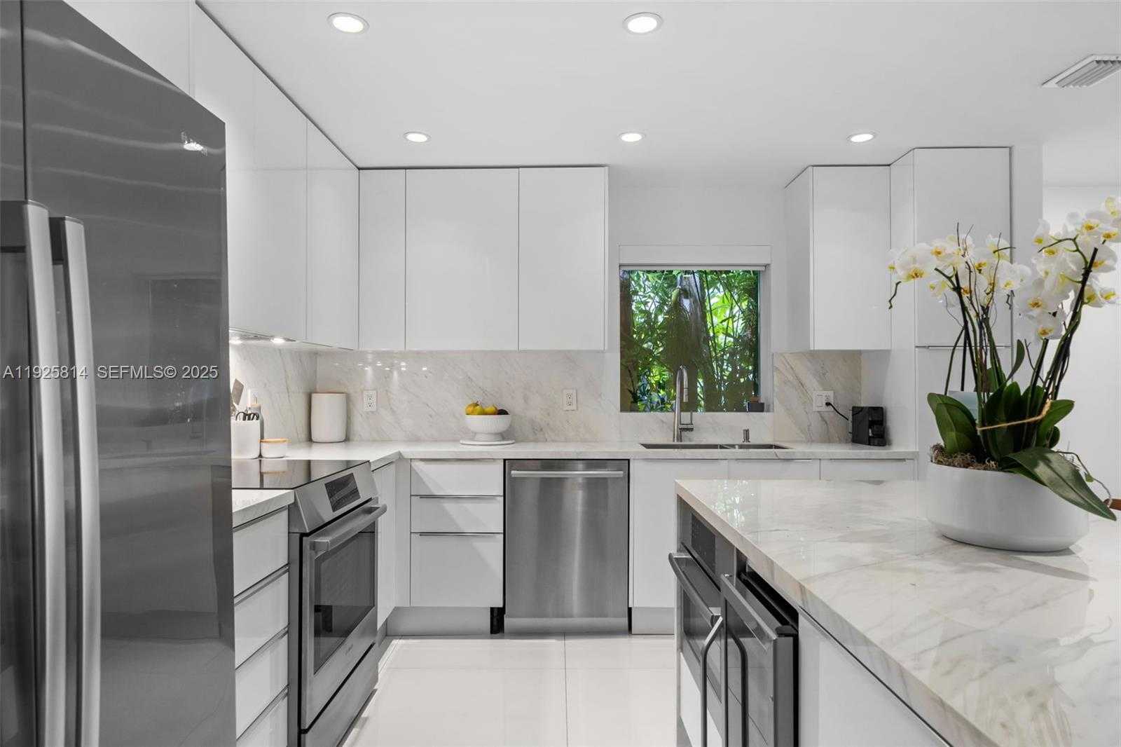 Small Image of 45 SOUTH WEST 19TH RD, Miami Number 12