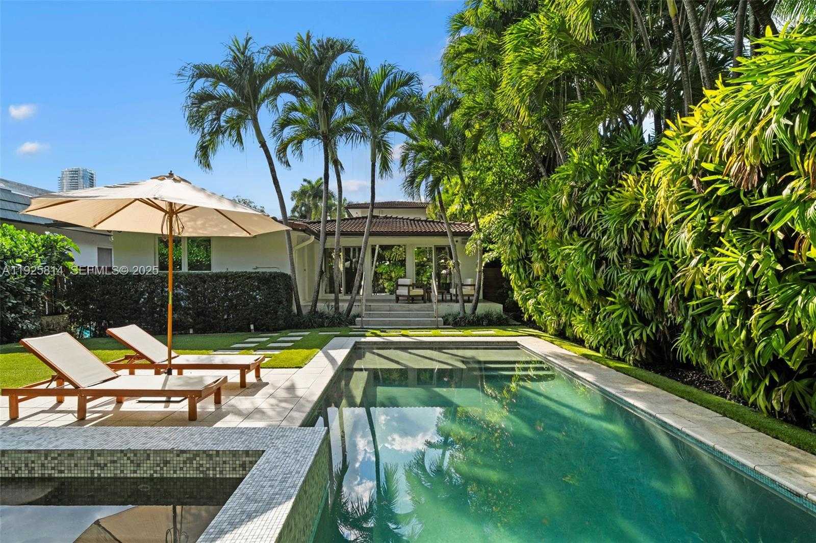 Small Image of 45 SOUTH WEST 19TH RD, Miami Number 15