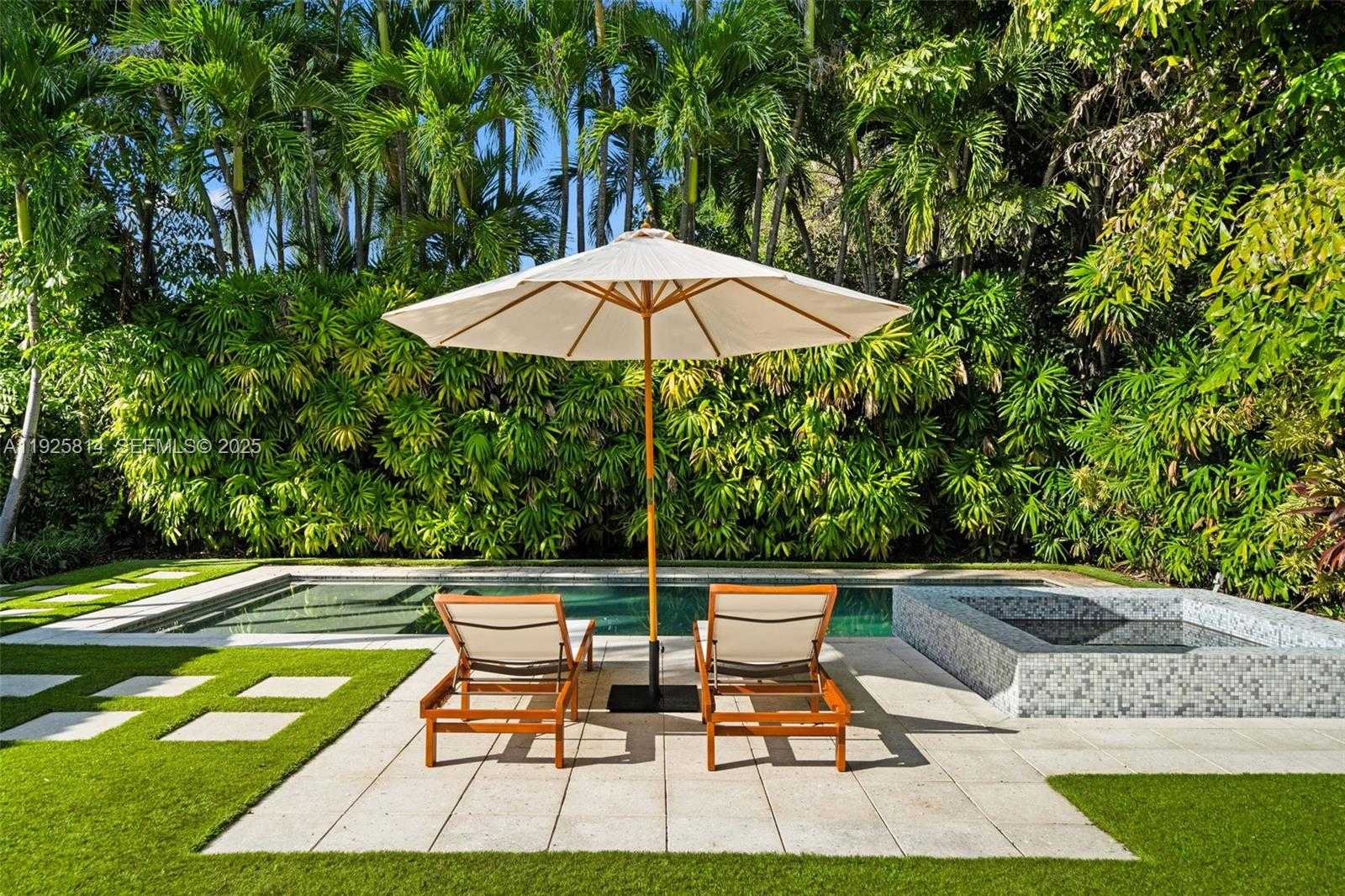 Small Image of 45 SOUTH WEST 19TH RD, Miami Number 28