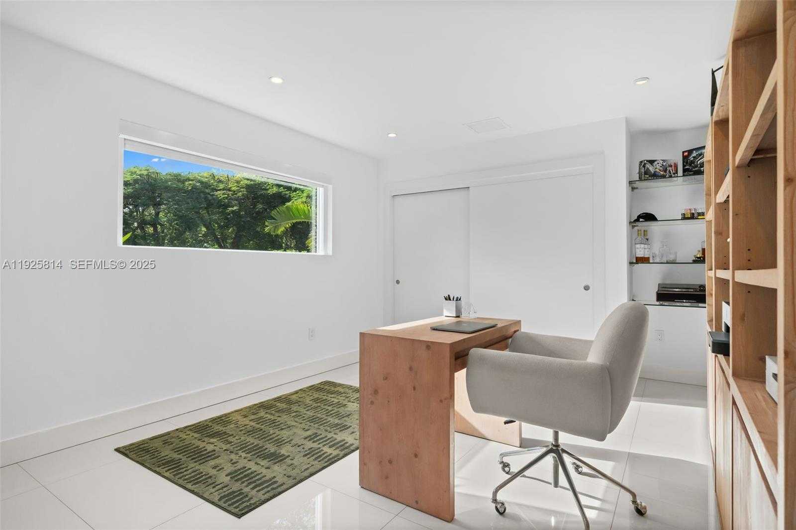 Small Image of 45 SOUTH WEST 19TH RD, Miami Number 32