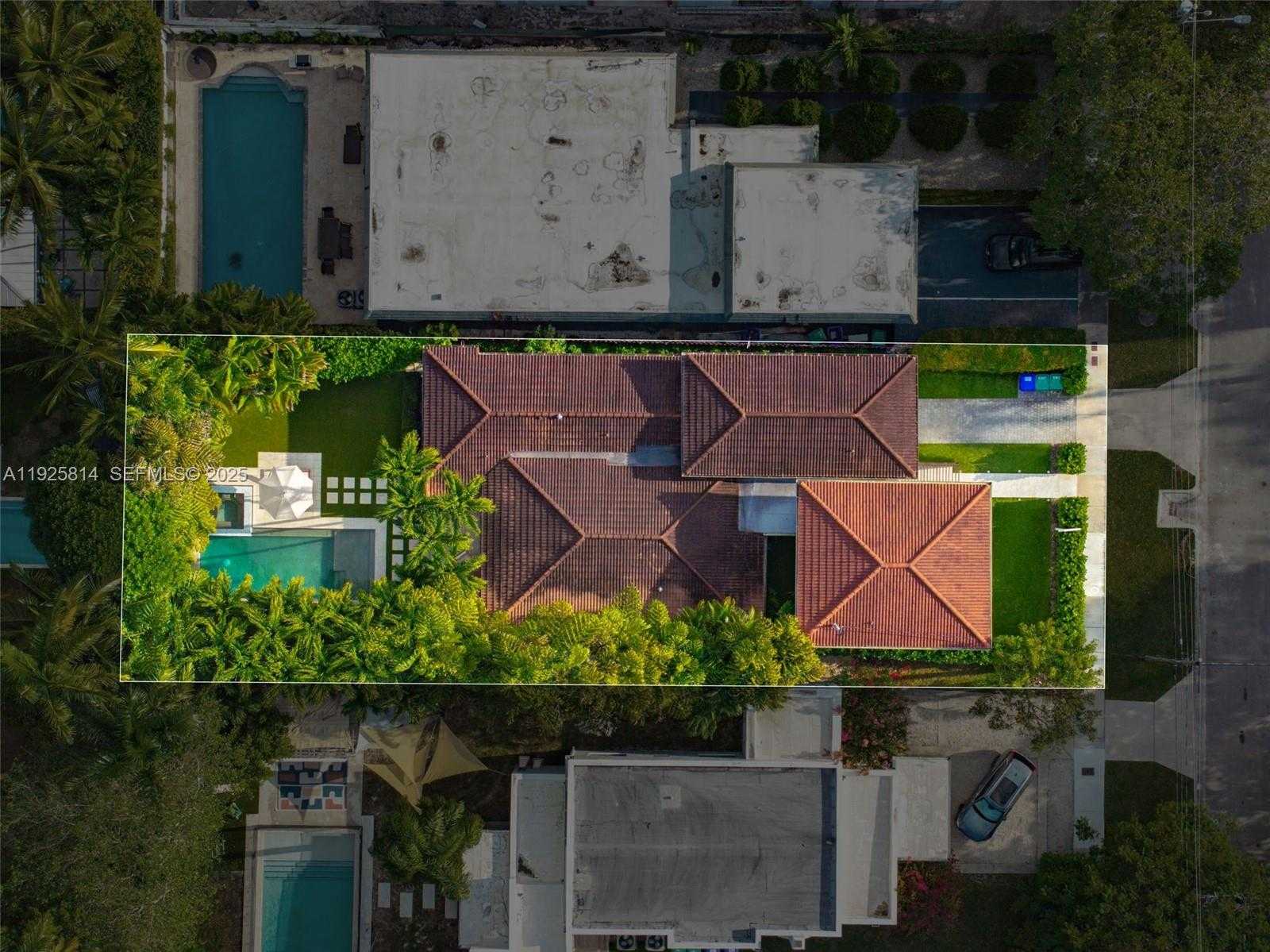 Small Image of 45 SOUTH WEST 19TH RD, Miami Number 46