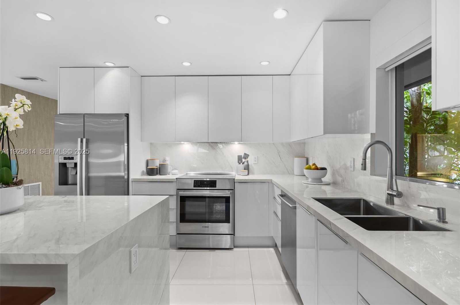 Small Image of 45 SOUTH WEST 19TH RD, Miami Number 7