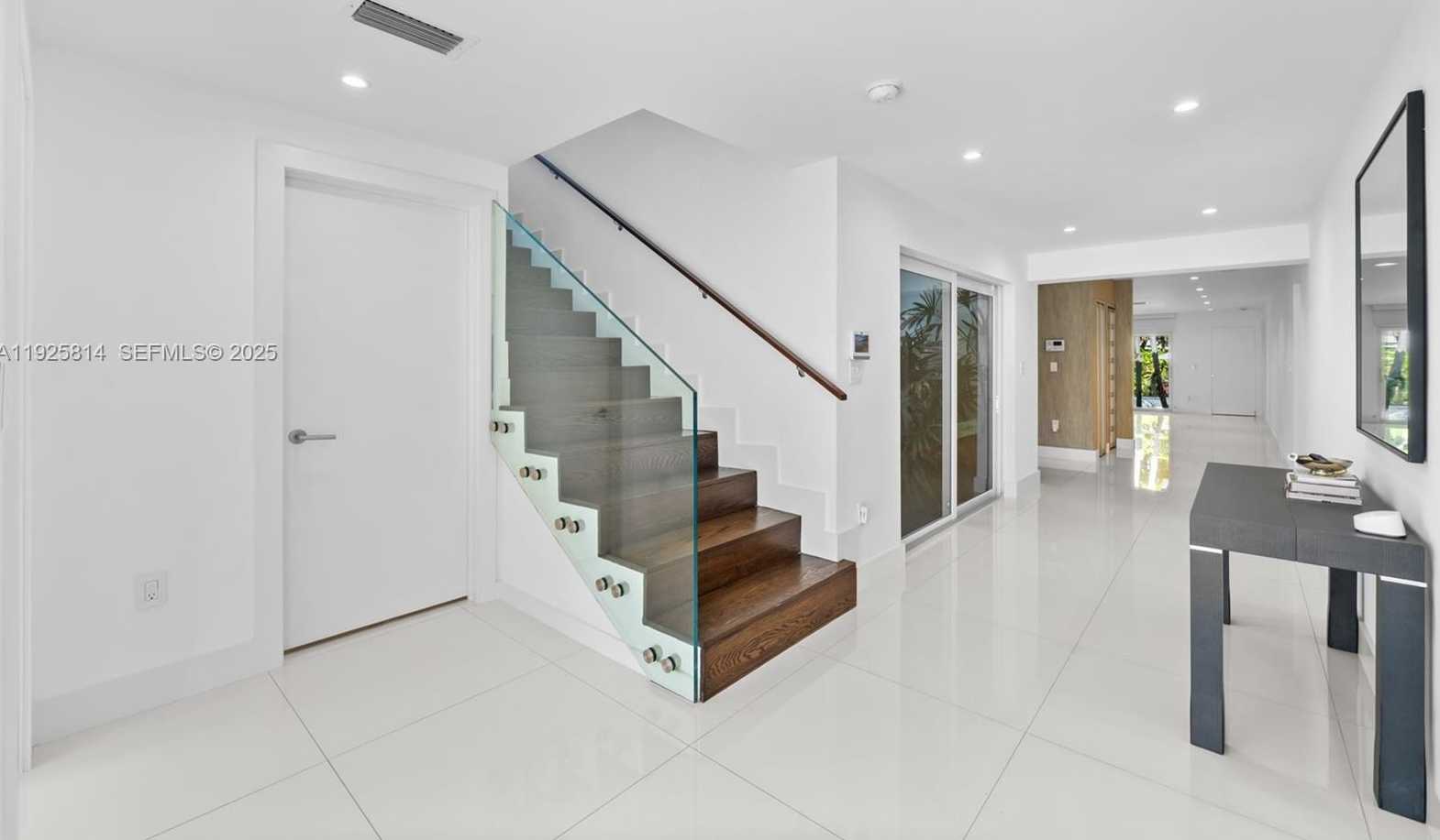 Small Image of 45 SOUTH WEST 19TH RD, Miami Number 9