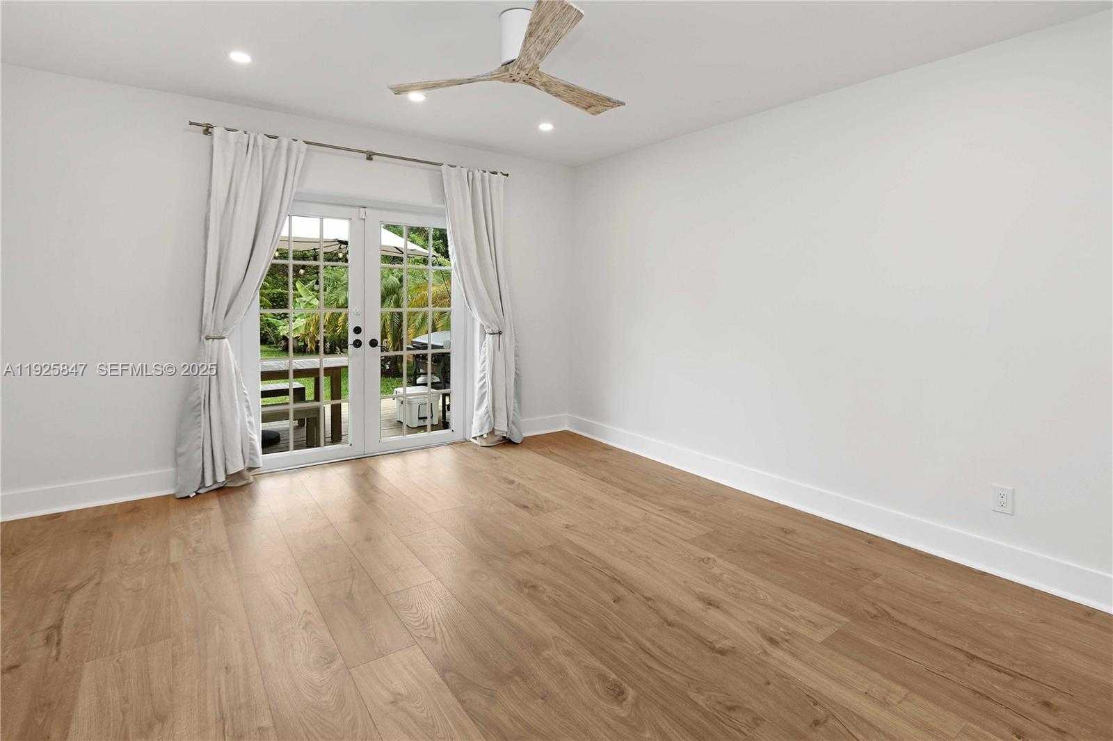 Small Image of 1417 JACKSON ST, Hollywood Number 22