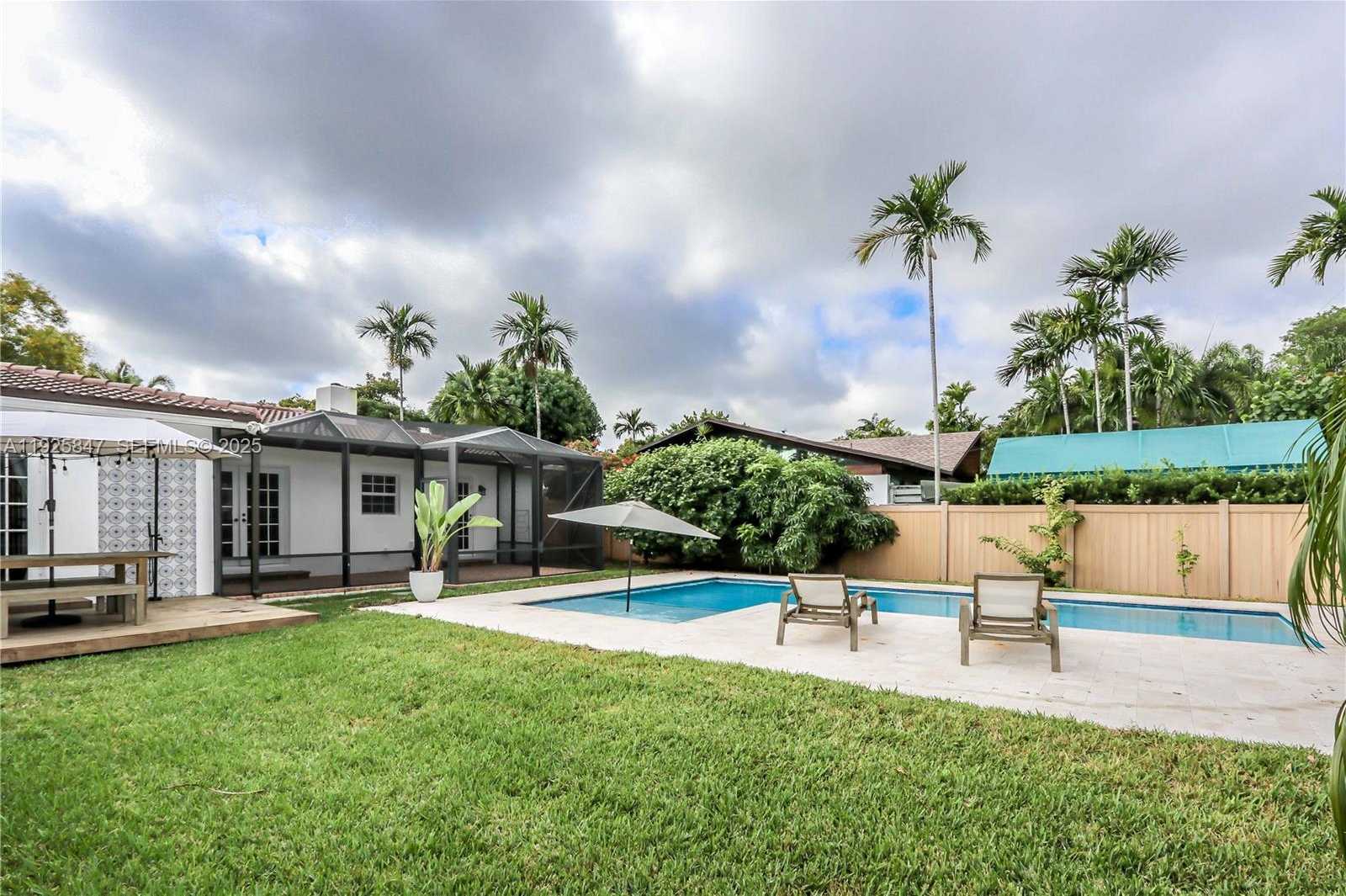 Small Image of 1417 JACKSON ST, Hollywood Number 29