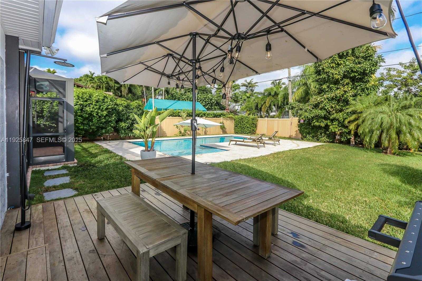 Small Image of 1417 JACKSON ST, Hollywood Number 31