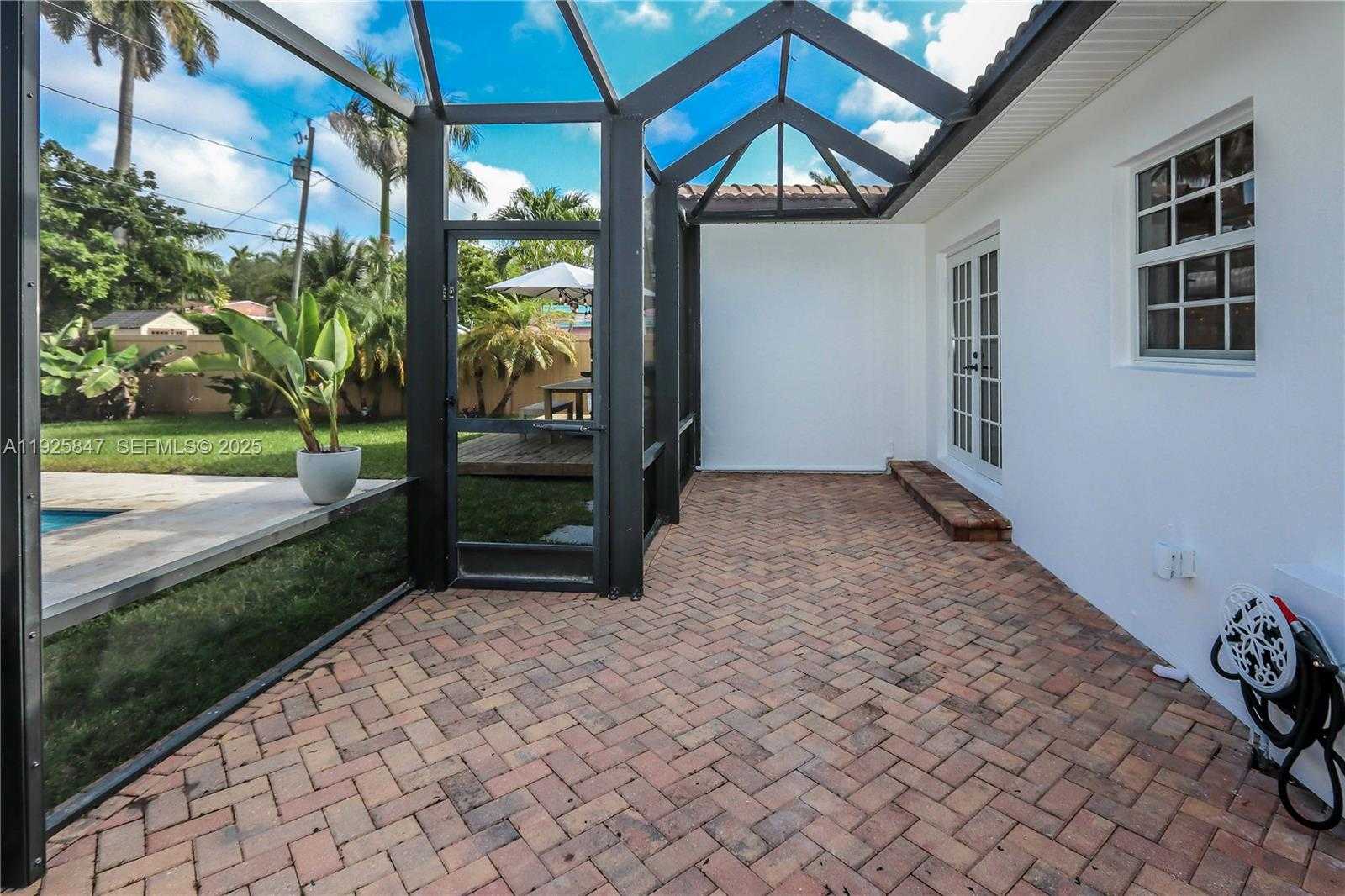 Small Image of 1417 JACKSON ST, Hollywood Number 33