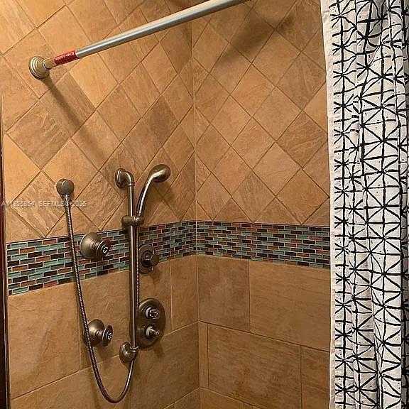 Small Image of 450 SOUTH EAST 6TH TER, Pompano Beach Number 15