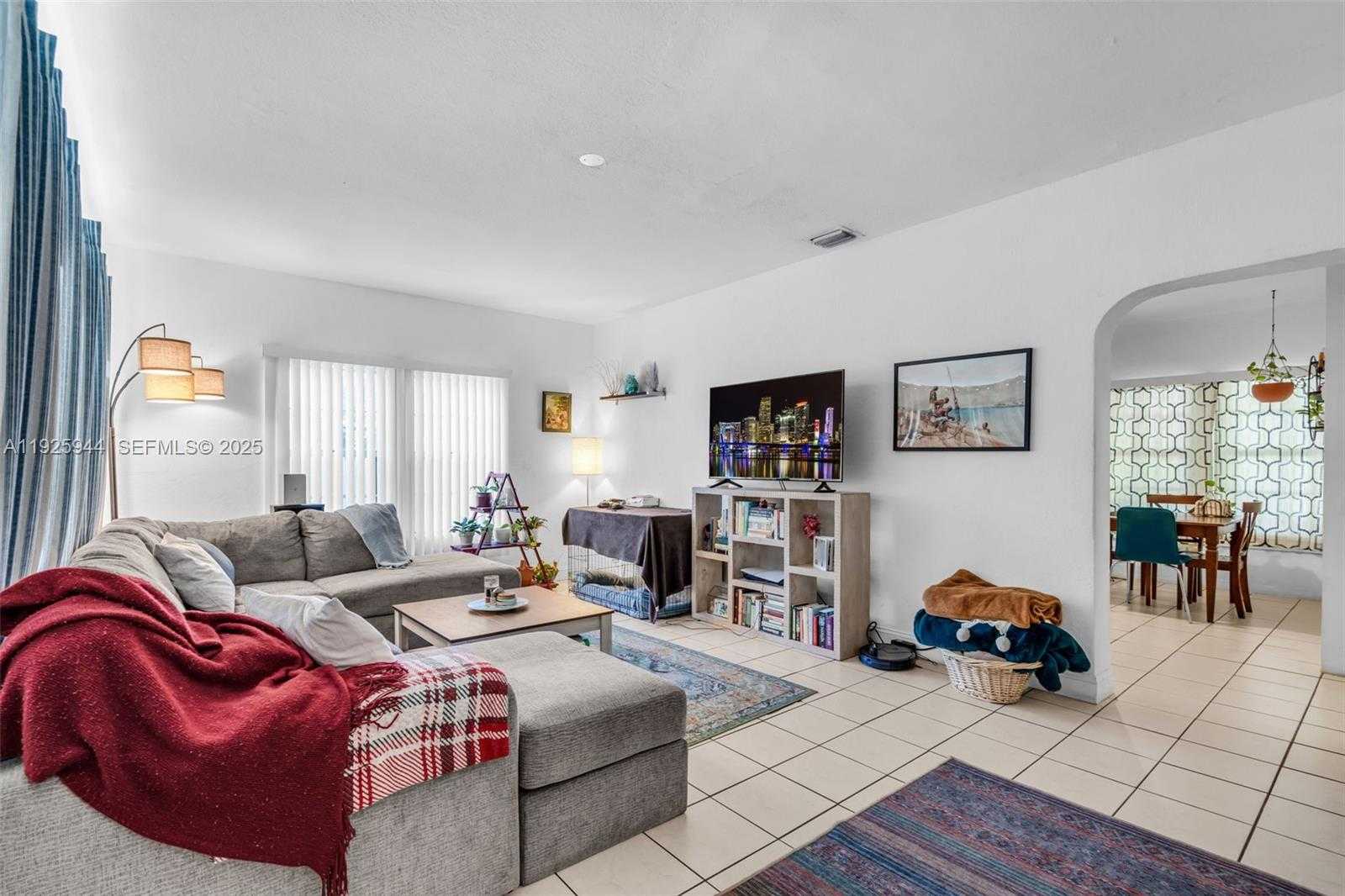 Small Image of 2271 SOUTH WEST 11TH ST, Miami Number 4