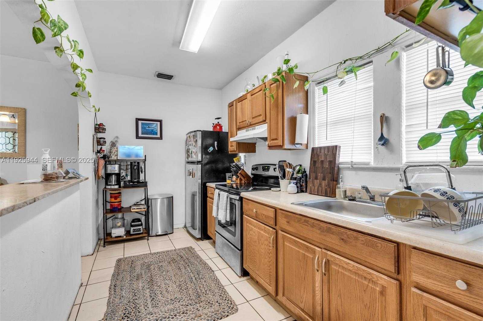 Small Image of 2271 SOUTH WEST 11TH ST, Miami Number 8