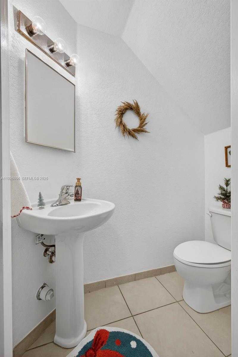 Small Image of 3342 BLUE FIN DR, West Palm Beach Number 17