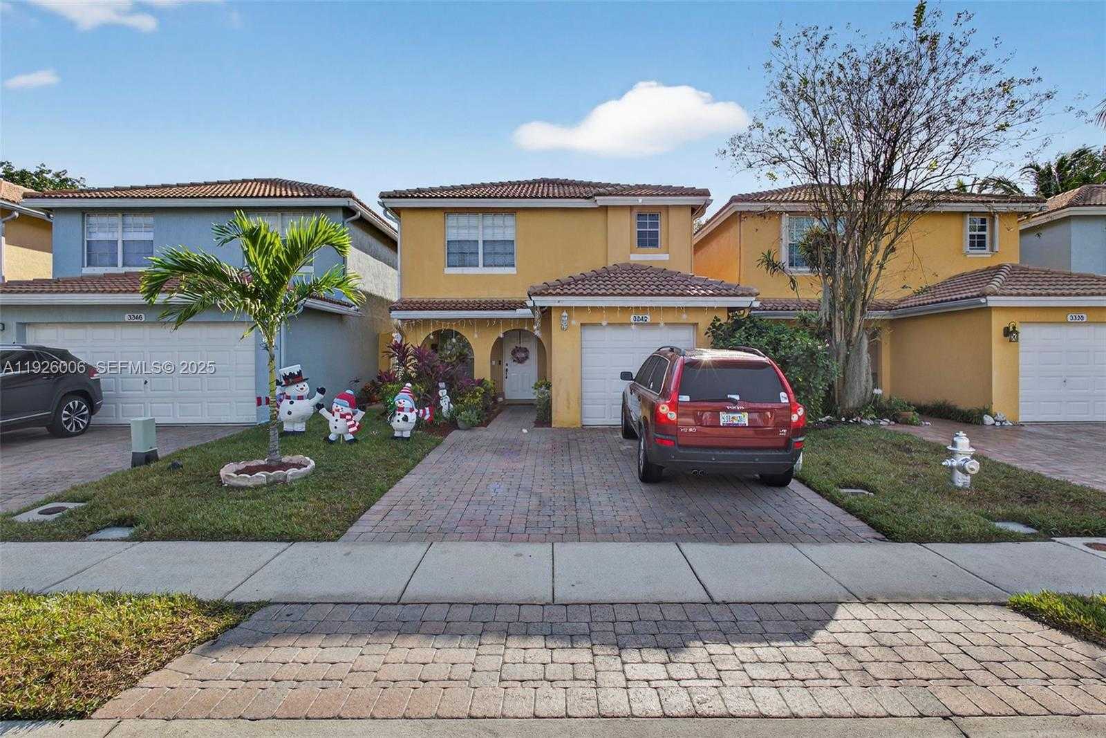Small Image of 3342 BLUE FIN DR, West Palm Beach Number 2