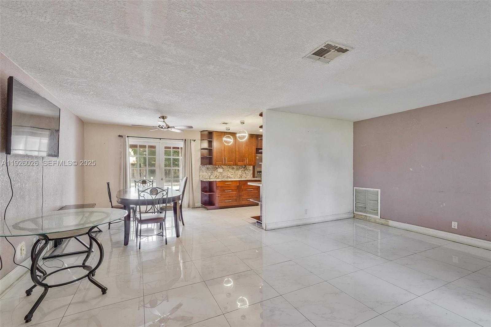 Small Image of 8113 ROSE MARIE CIR, Boynton Beach Number 3