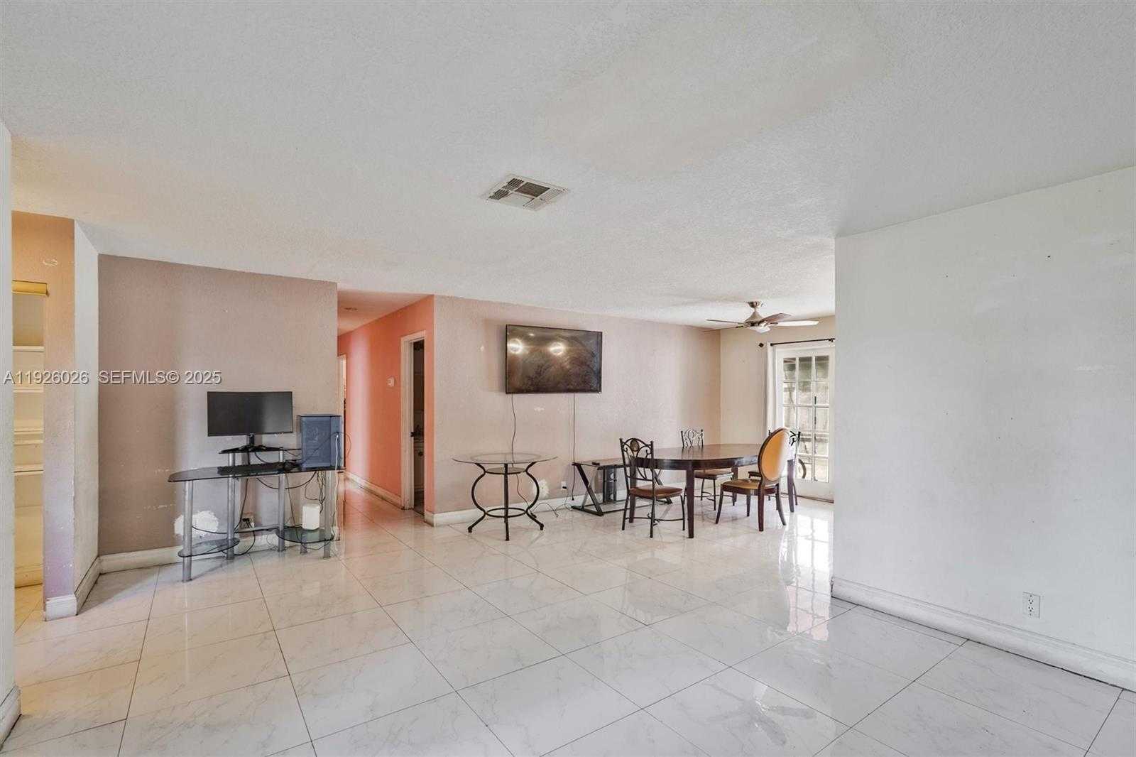 Small Image of 8113 ROSE MARIE CIR, Boynton Beach Number 6