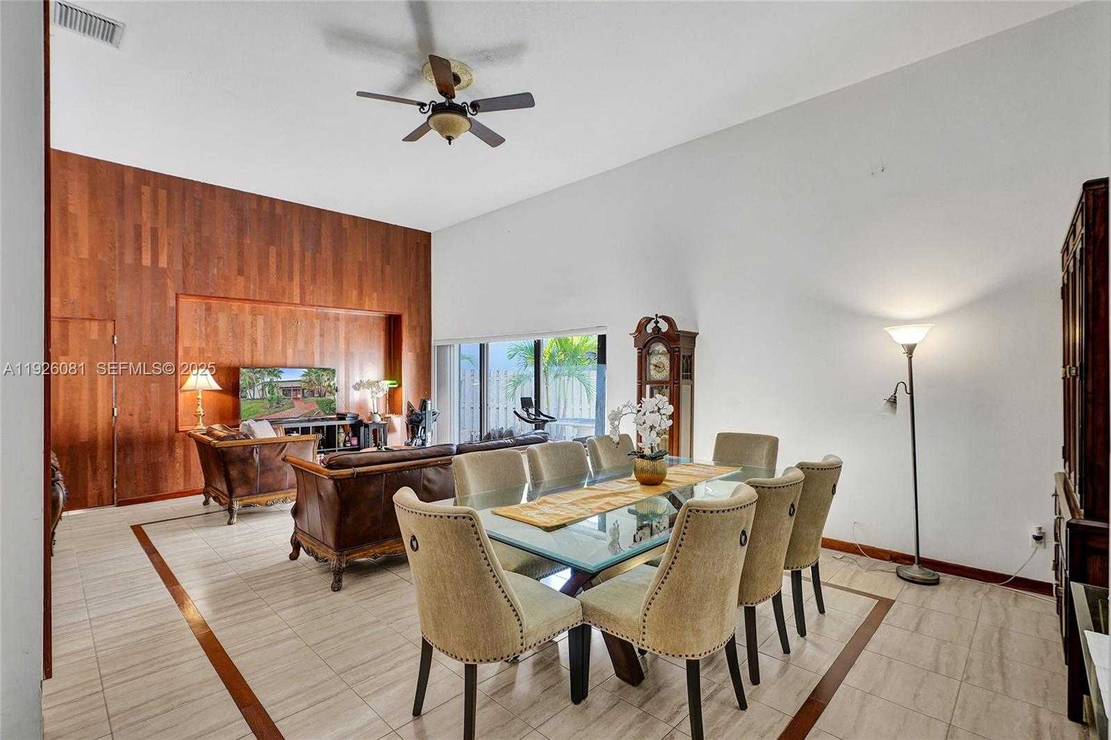 Small Image of 531 LESLIE DR, Hallandale Beach Number 23