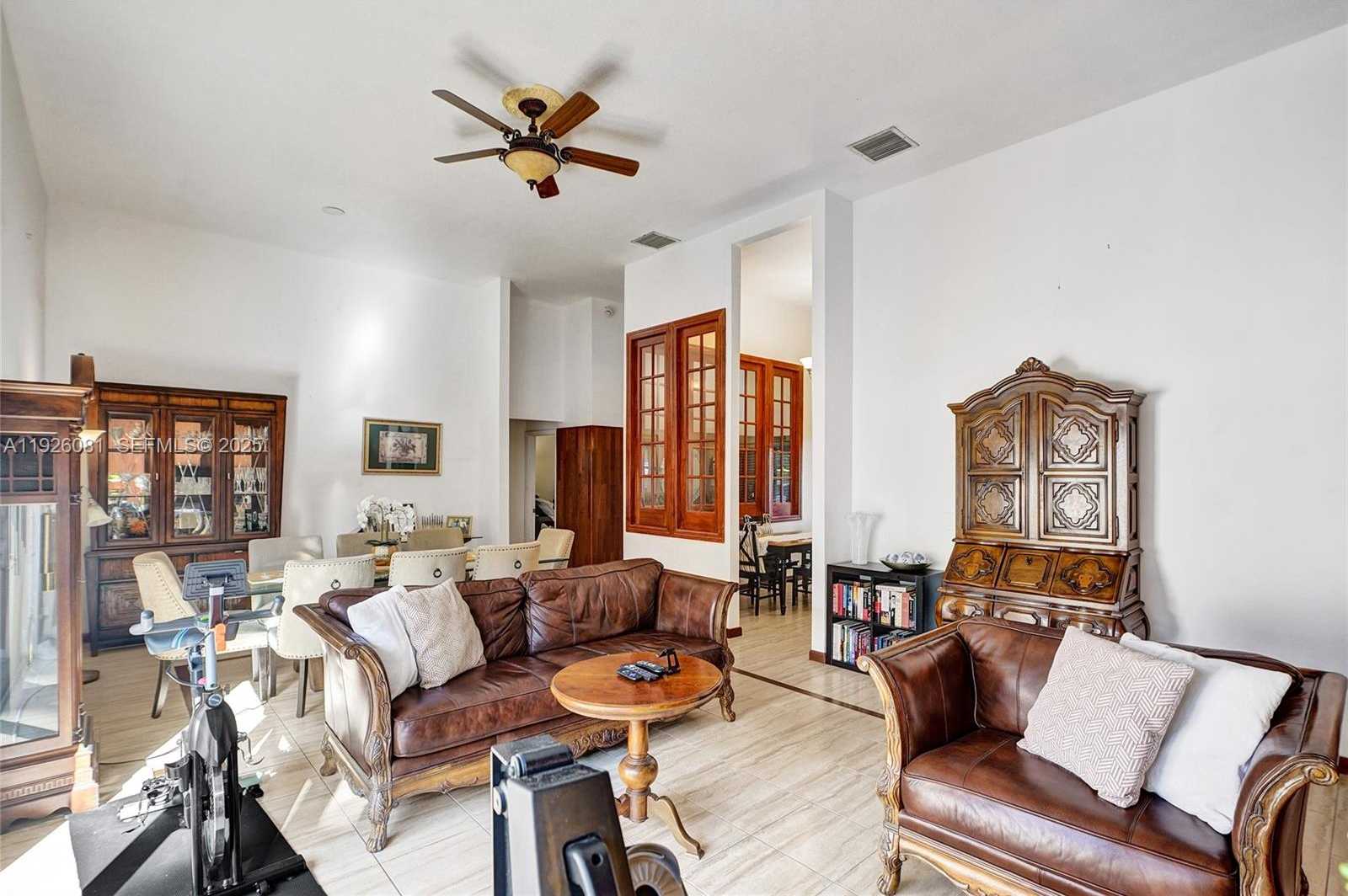 Small Image of 531 LESLIE DR, Hallandale Beach Number 25