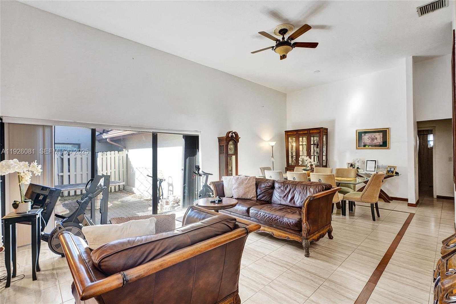 Small Image of 531 LESLIE DR, Hallandale Beach Number 26