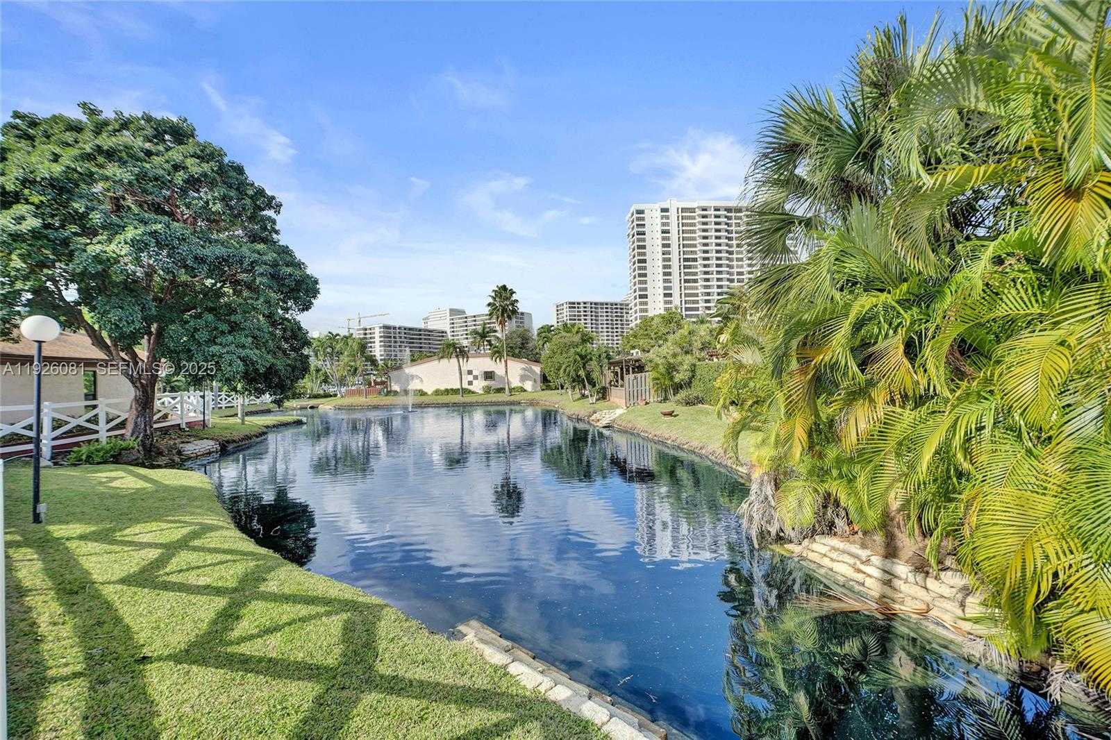 Small Image of 531 LESLIE DR, Hallandale Beach Number 30