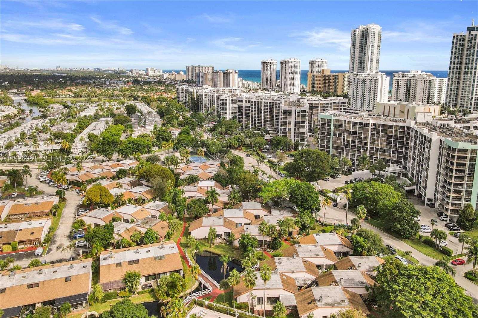 Small Image of 531 LESLIE DR, Hallandale Beach Number 34