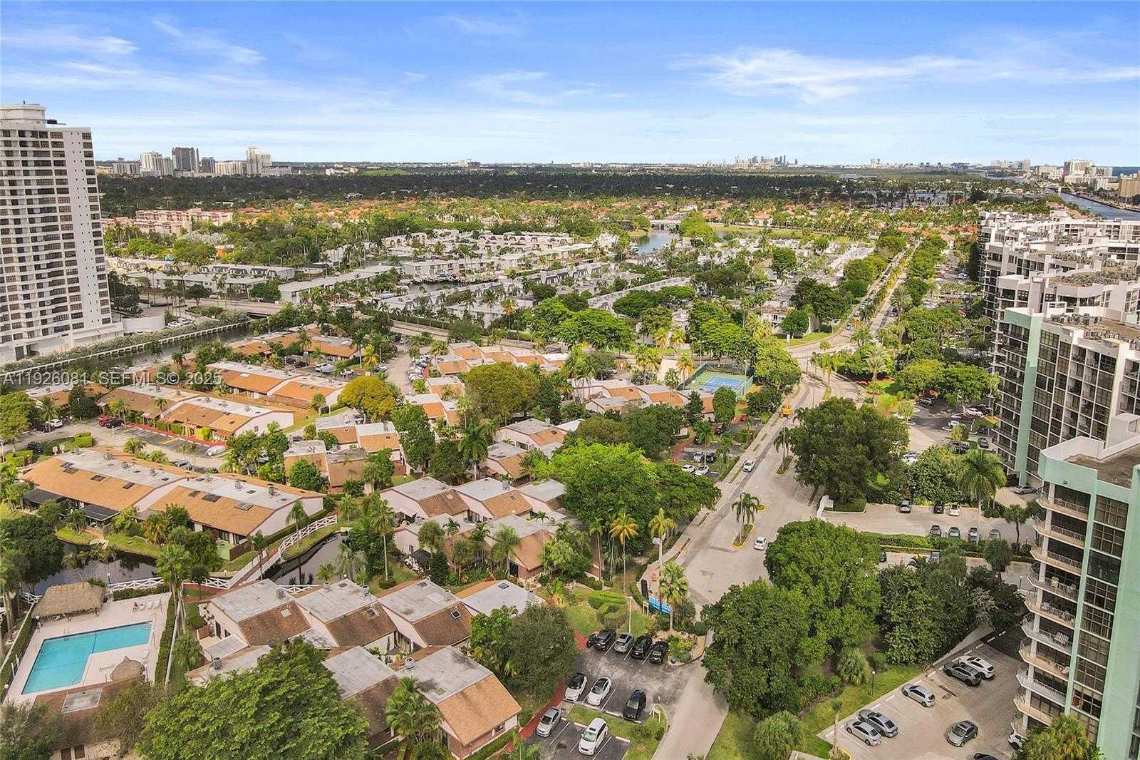 Small Image of 531 LESLIE DR, Hallandale Beach Number 36