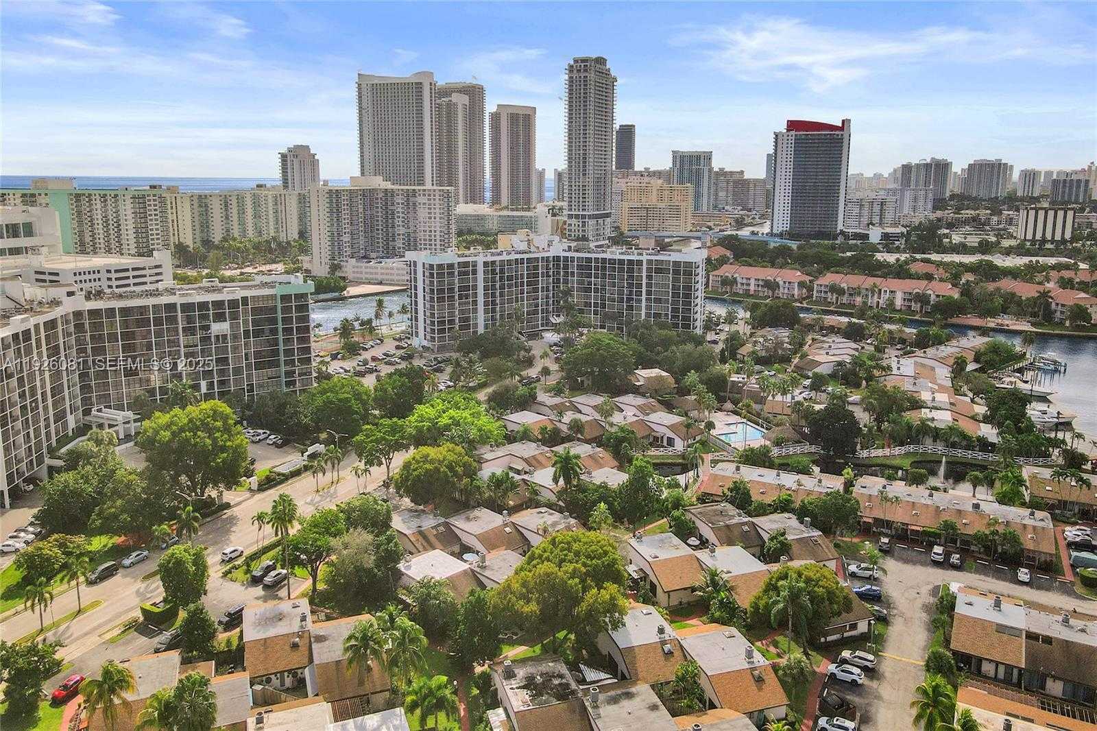 Small Image of 531 LESLIE DR, Hallandale Beach Number 40