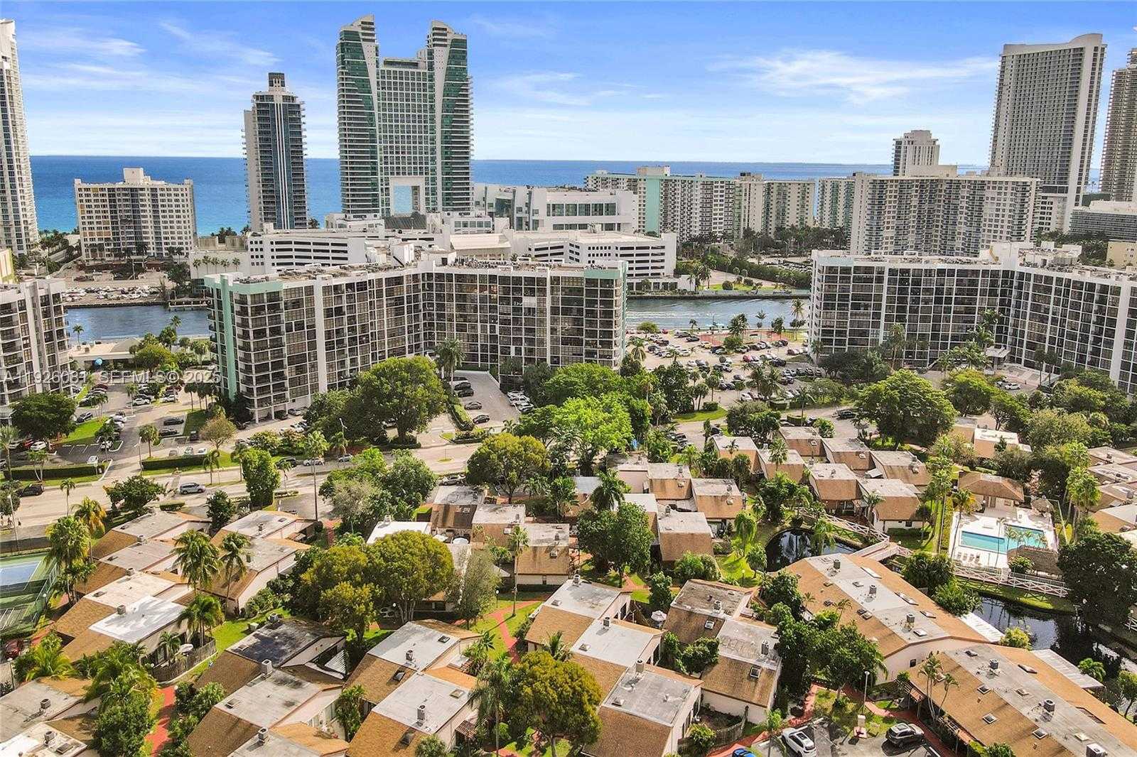 Small Image of 531 LESLIE DR, Hallandale Beach Number 41