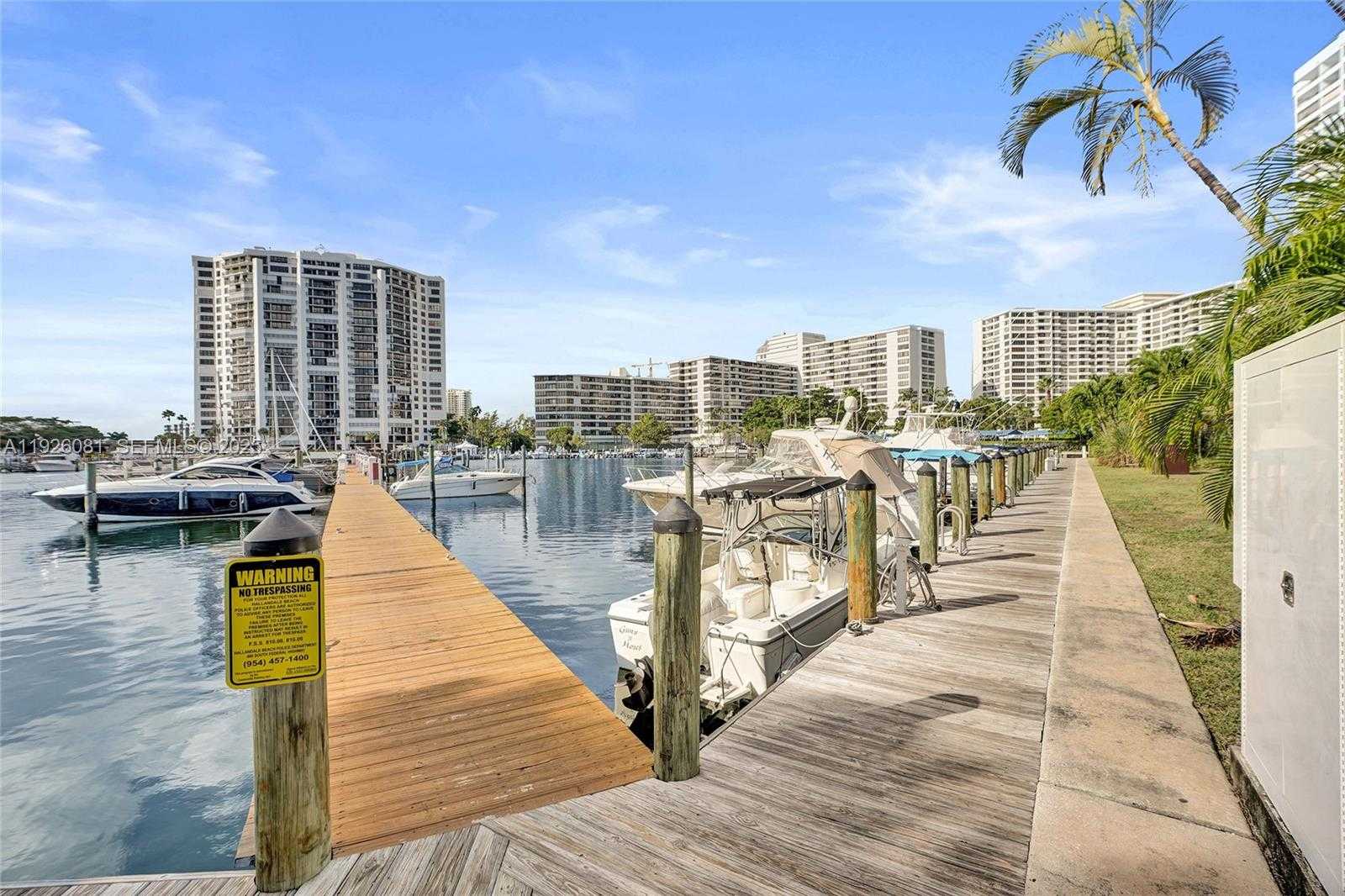 Small Image of 531 LESLIE DR, Hallandale Beach Number 43