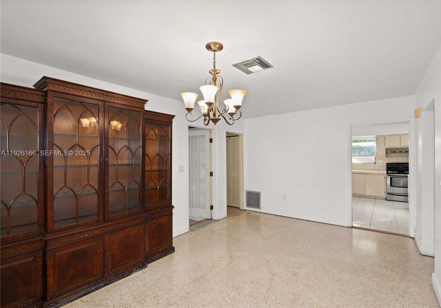 Small Image of 612 MINORCA AVE, Coral Gables Number 15