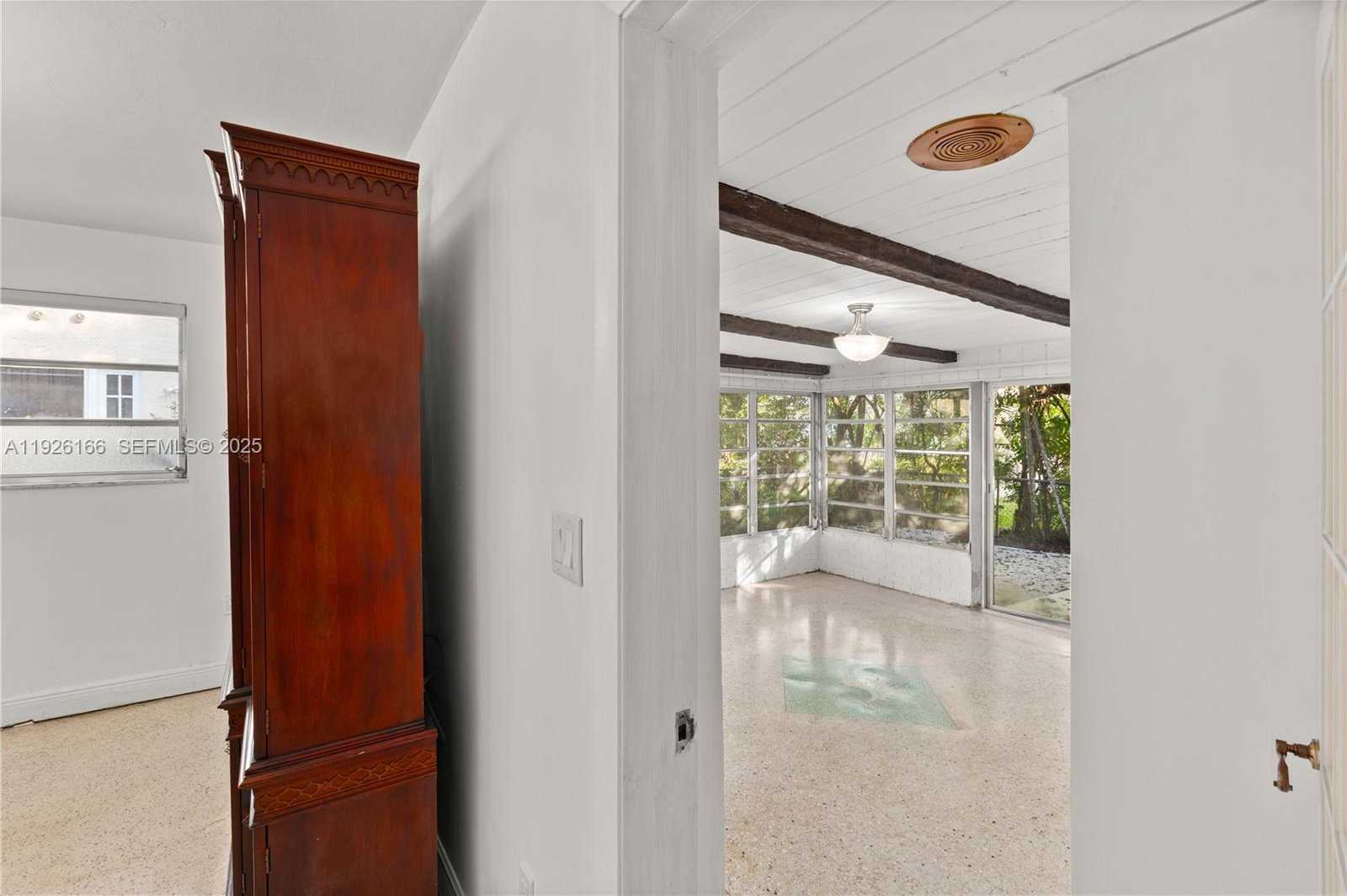 Small Image of 612 MINORCA AVE, Coral Gables Number 16