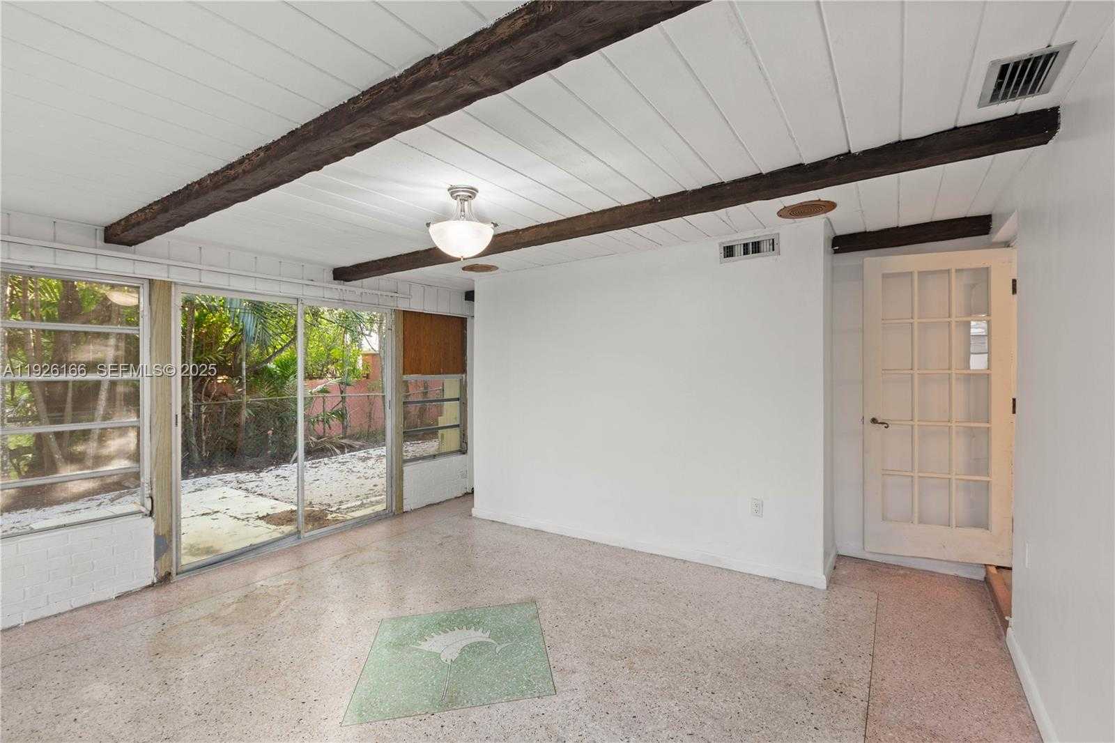 Small Image of 612 MINORCA AVE, Coral Gables Number 17