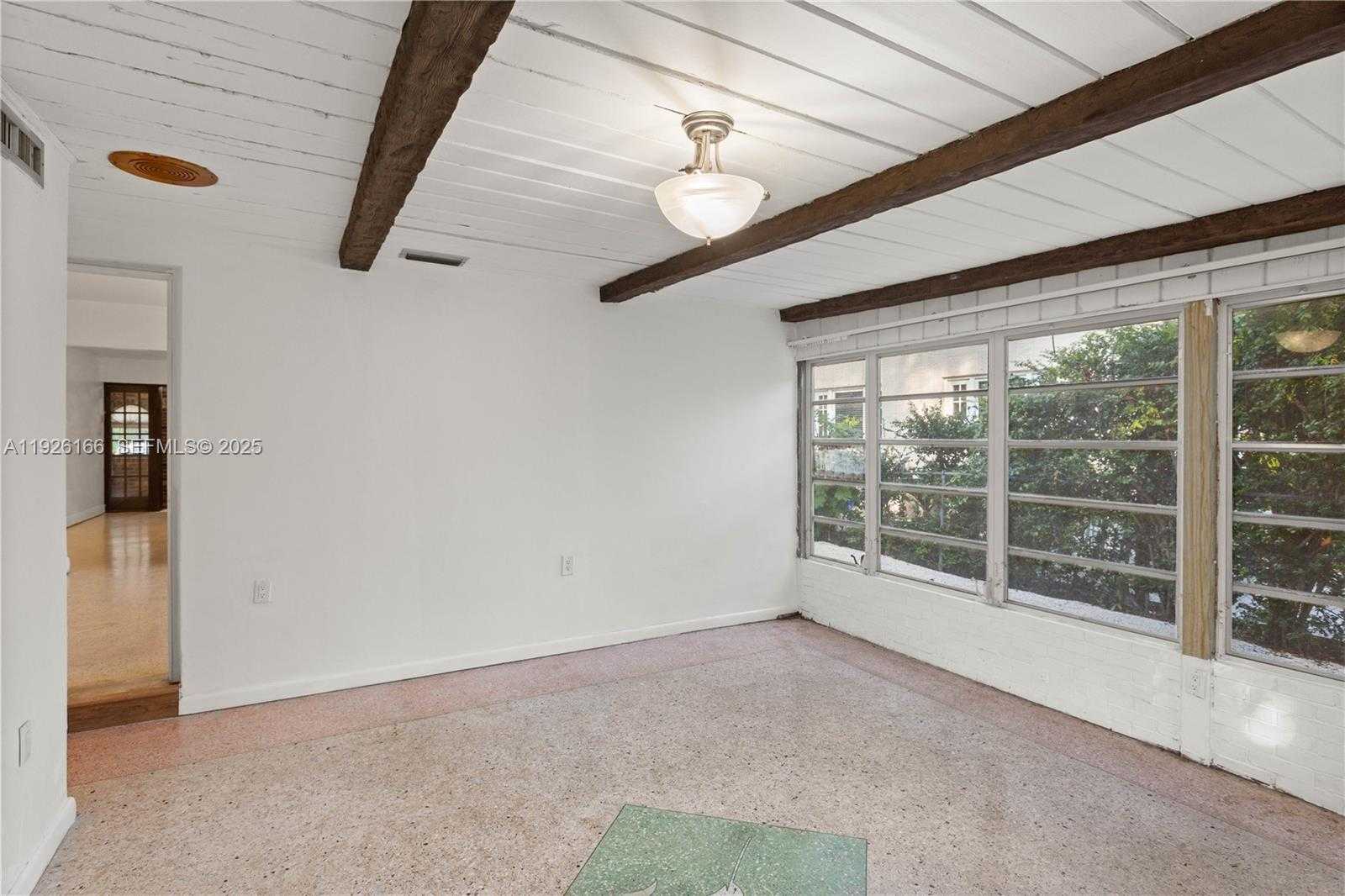 Small Image of 612 MINORCA AVE, Coral Gables Number 19