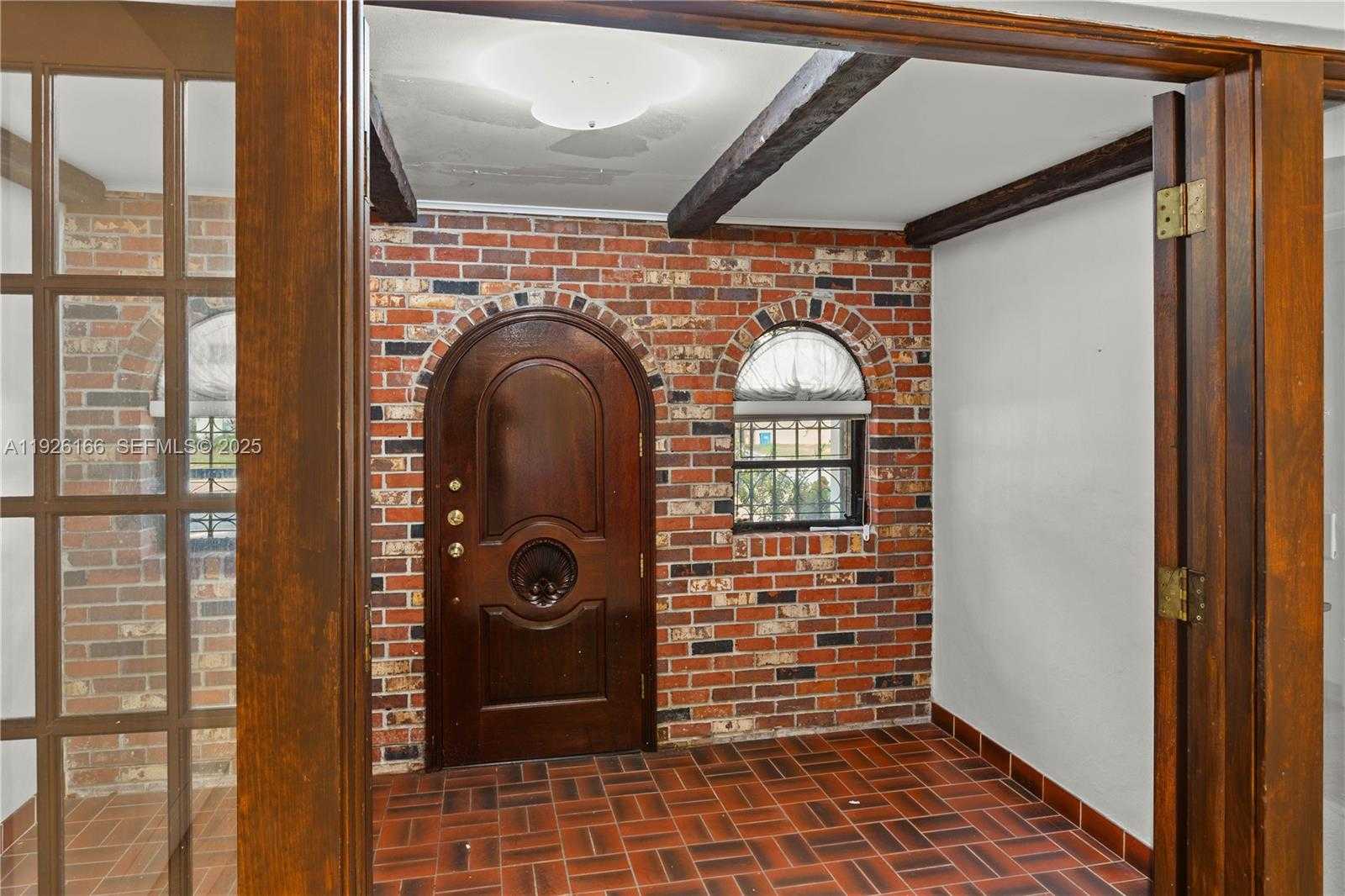 Small Image of 612 MINORCA AVE, Coral Gables Number 5