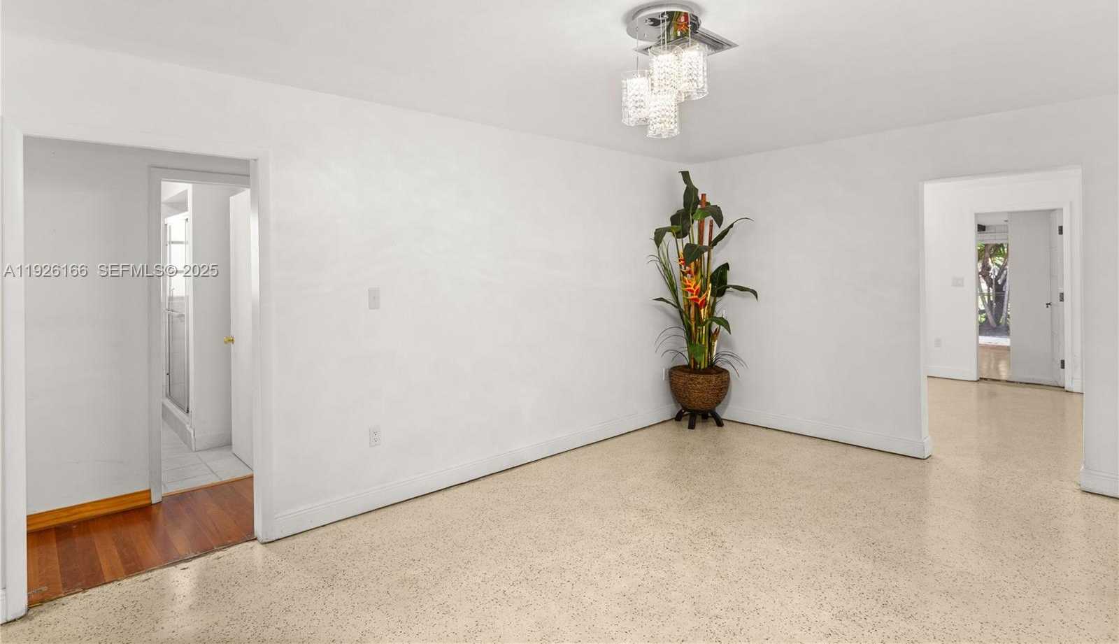 Small Image of 612 MINORCA AVE, Coral Gables Number 6