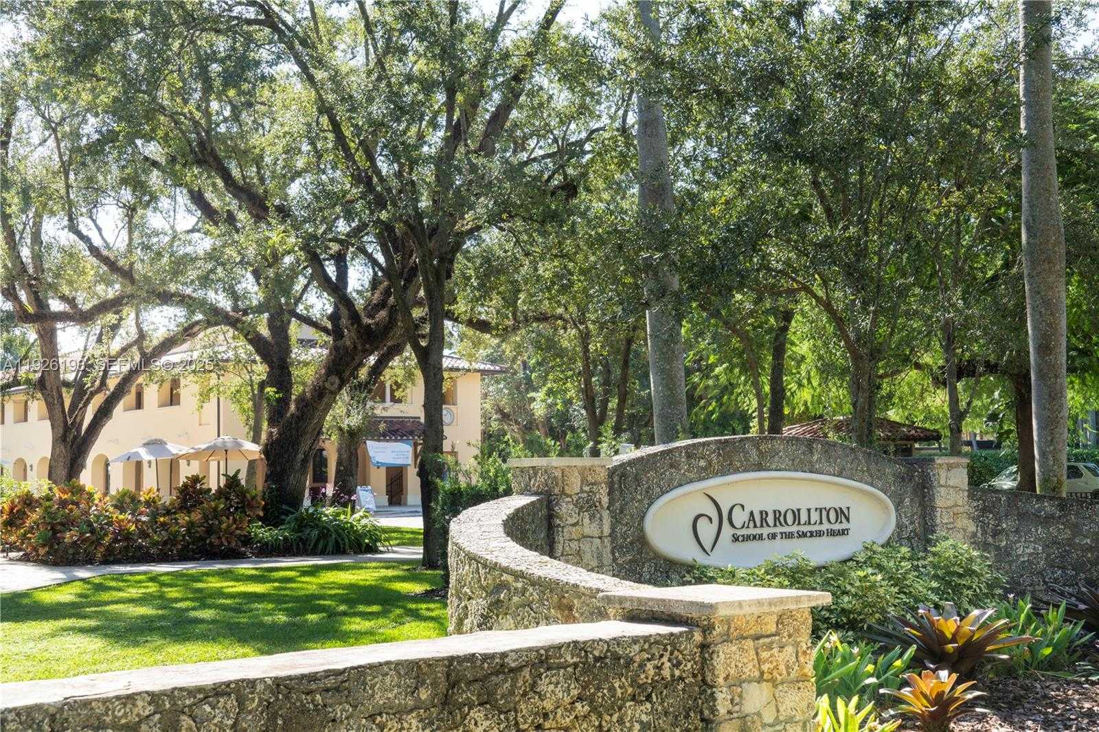 Small Image of 3333 POINCIANA AVE, Miami Number 50